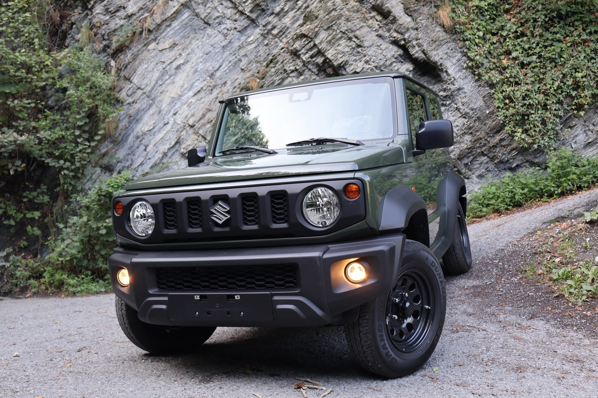 SUZUKI Jimny 1.5 Compact+ 4x4-image-2