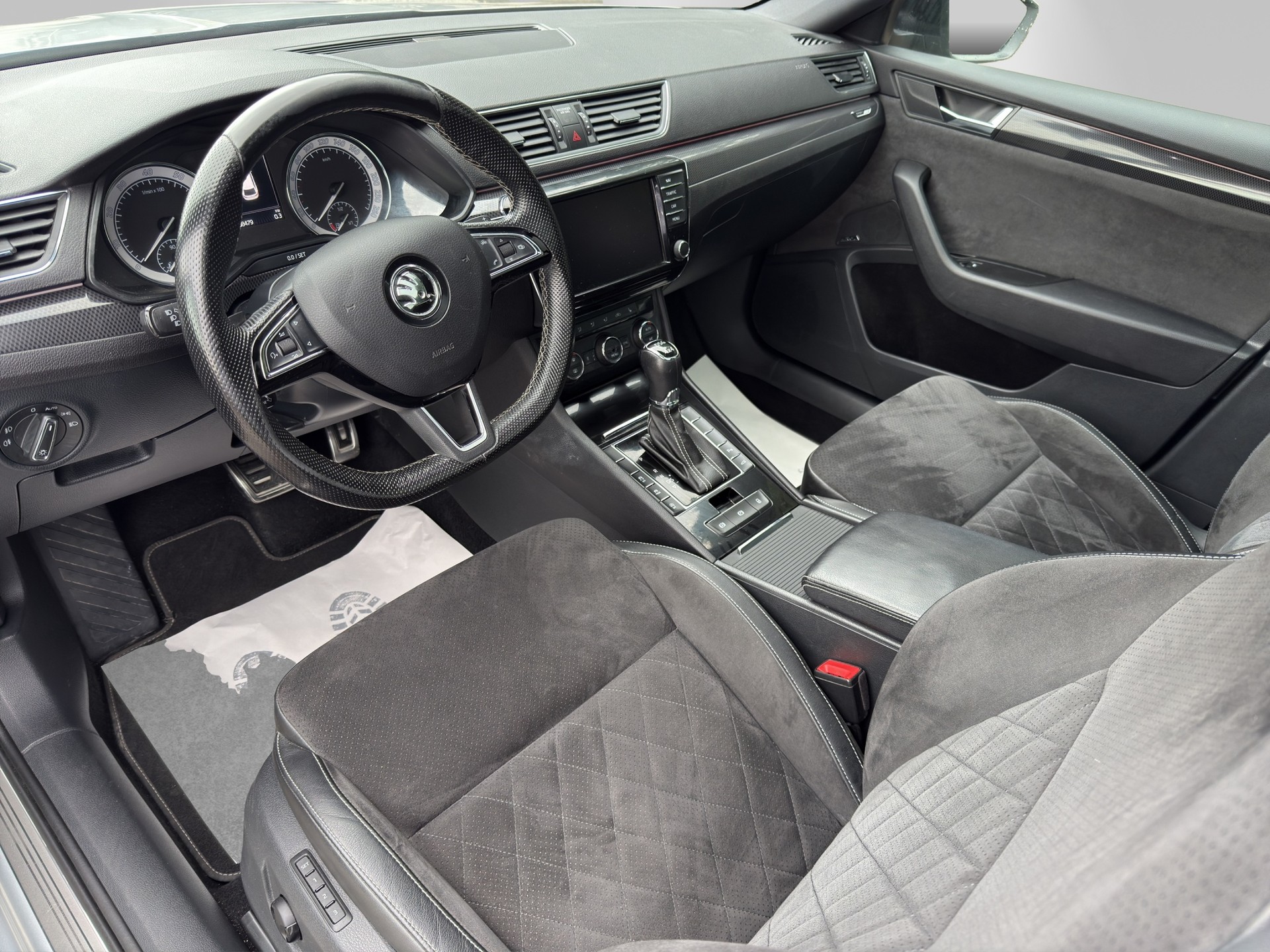 SKODA Superb Combi 2.0 TSI Sport Line DSG 4x4-image-7