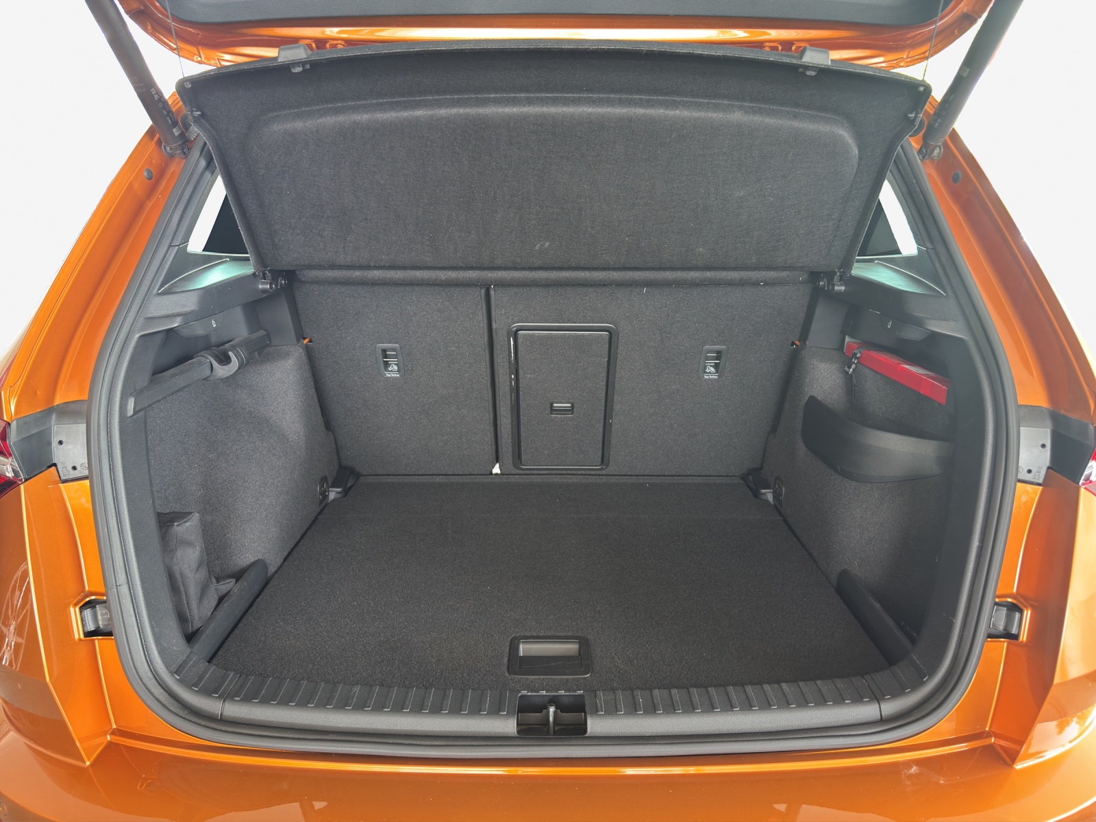 SKODA Karoq 2.0 TSI SportLine 4x4 DSG-image-12