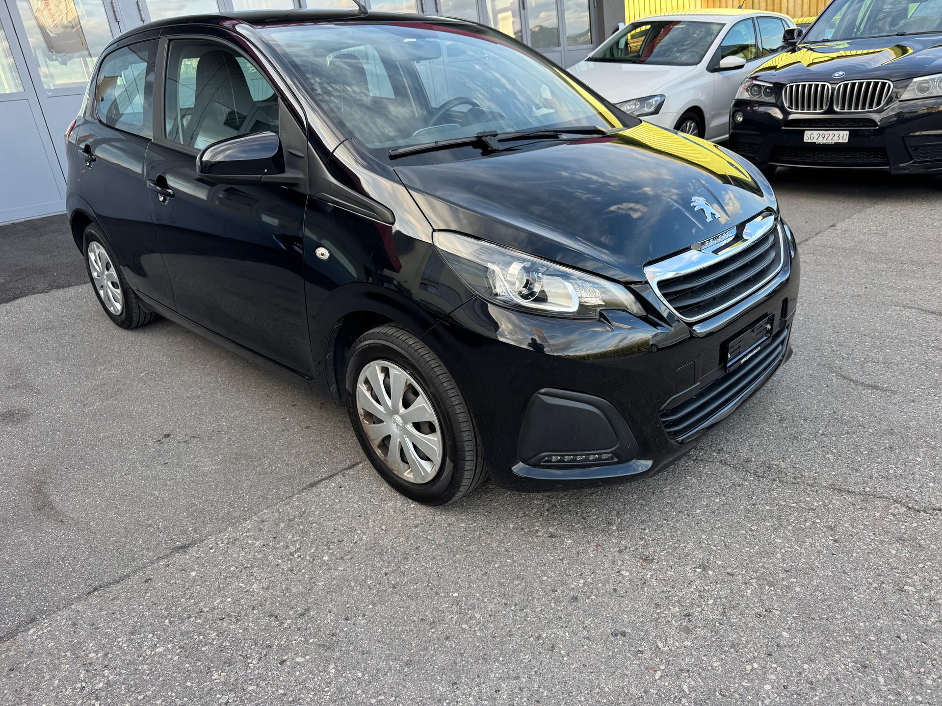 PEUGEOT 108 1.0 VTi Active Top-showroom-element-1