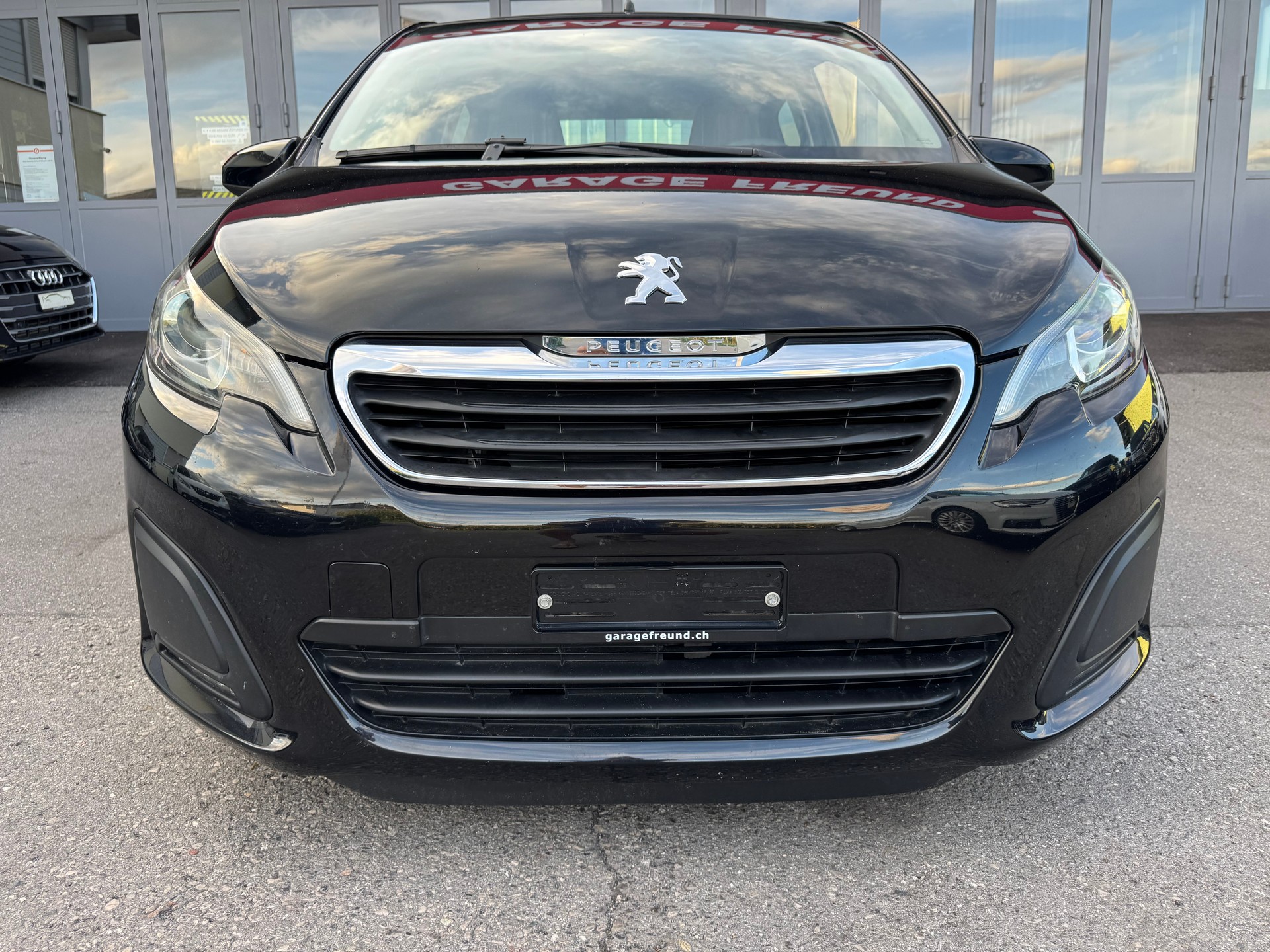 PEUGEOT 108 1.0 VTi Active Top-showroom-element-2