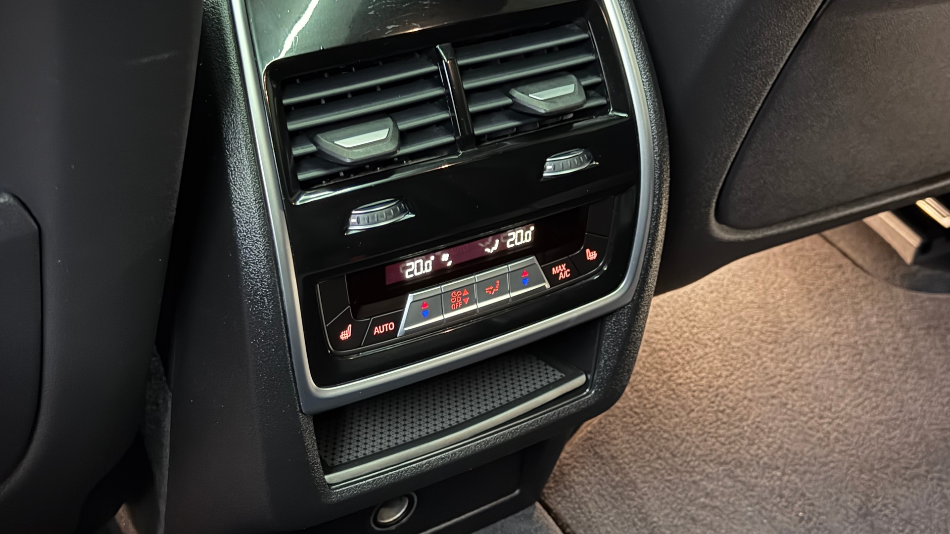 BMW X5 xDrive 48V 40d M Sport Steptronic-image-18