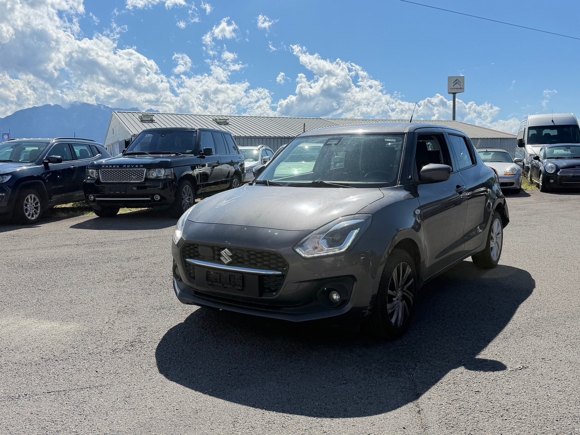 SUZUKI Swift 1.2 Compact + 4x4 Hybrid-image-2