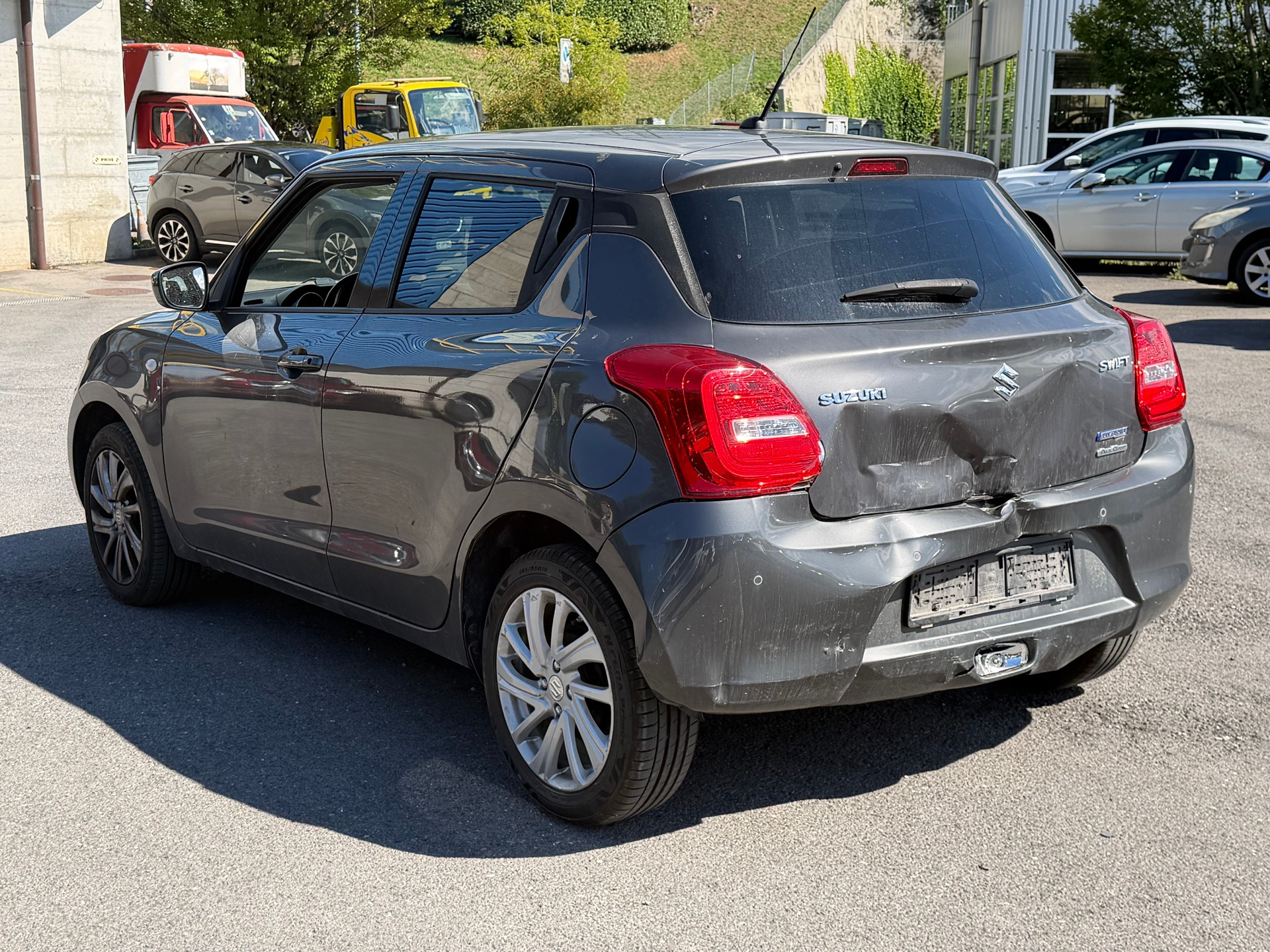 SUZUKI Swift 1.2 Compact + 4x4 Hybrid-image-4