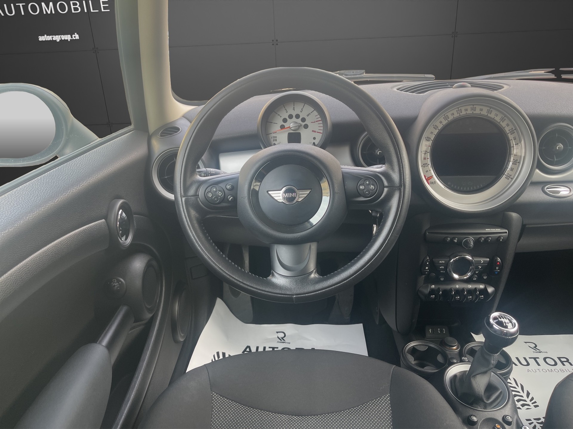 MINI One-image-9