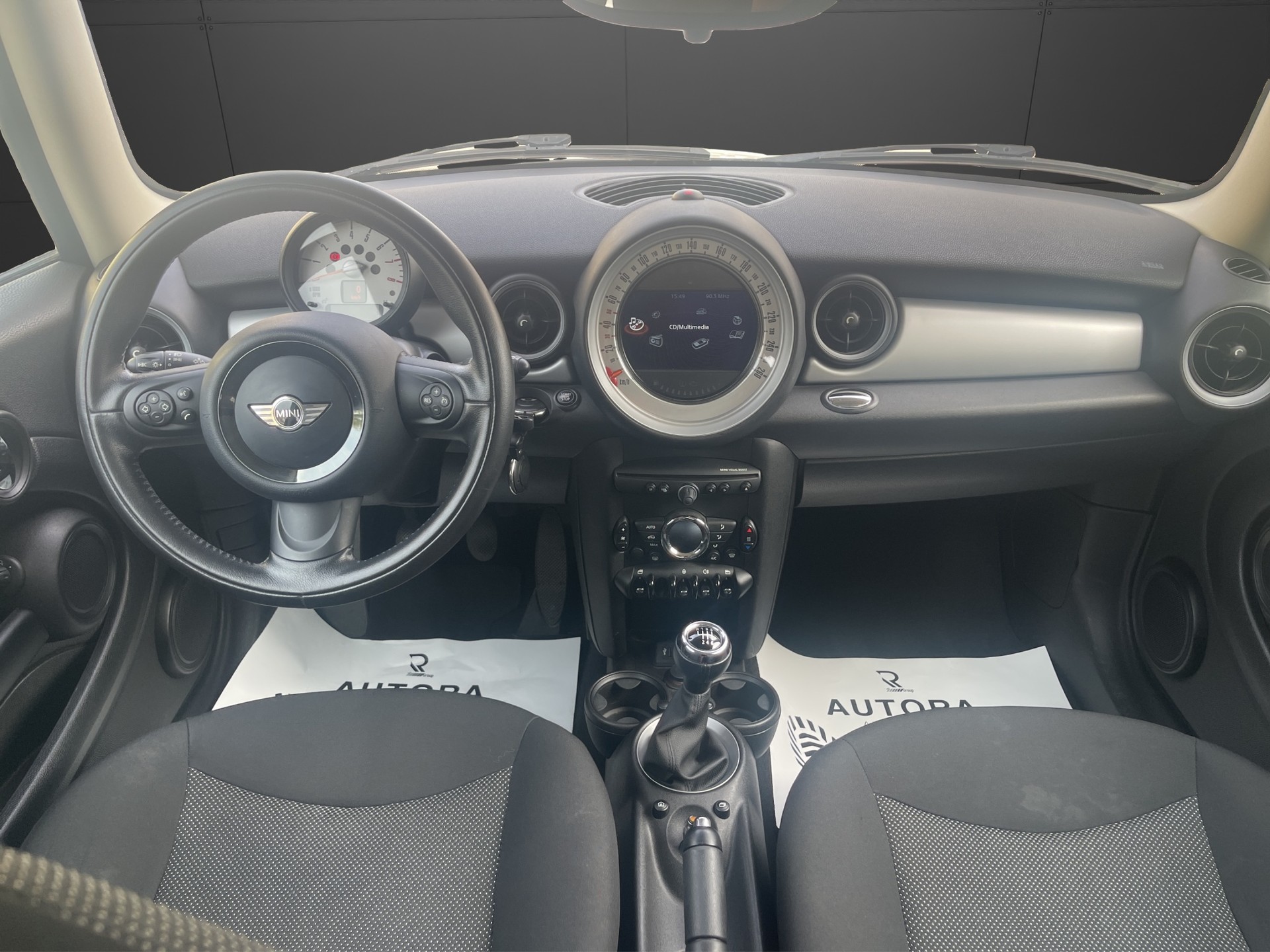 MINI One-image-10