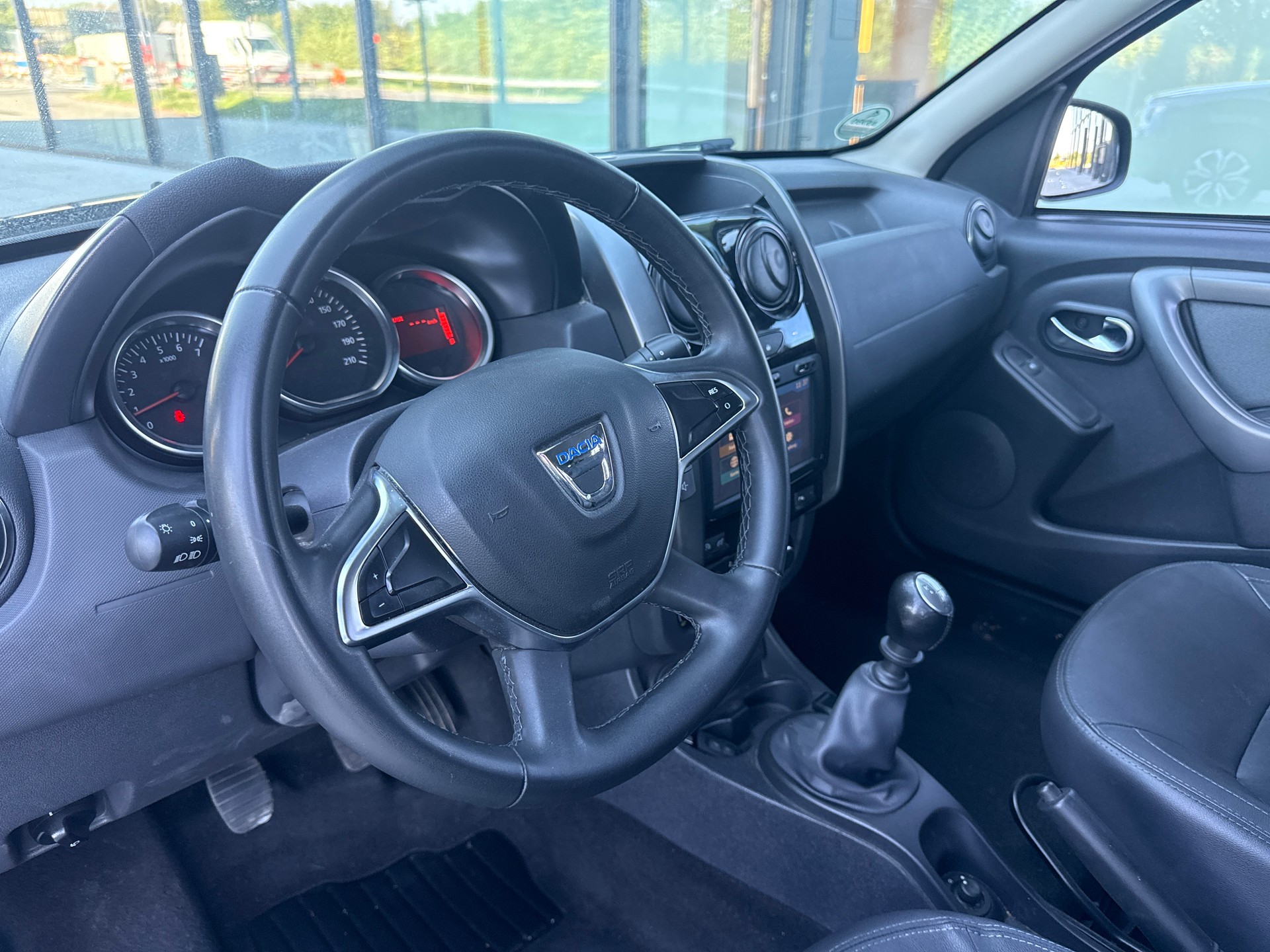 DACIA Duster 1.5 dCi Privilège 4x4-image-4