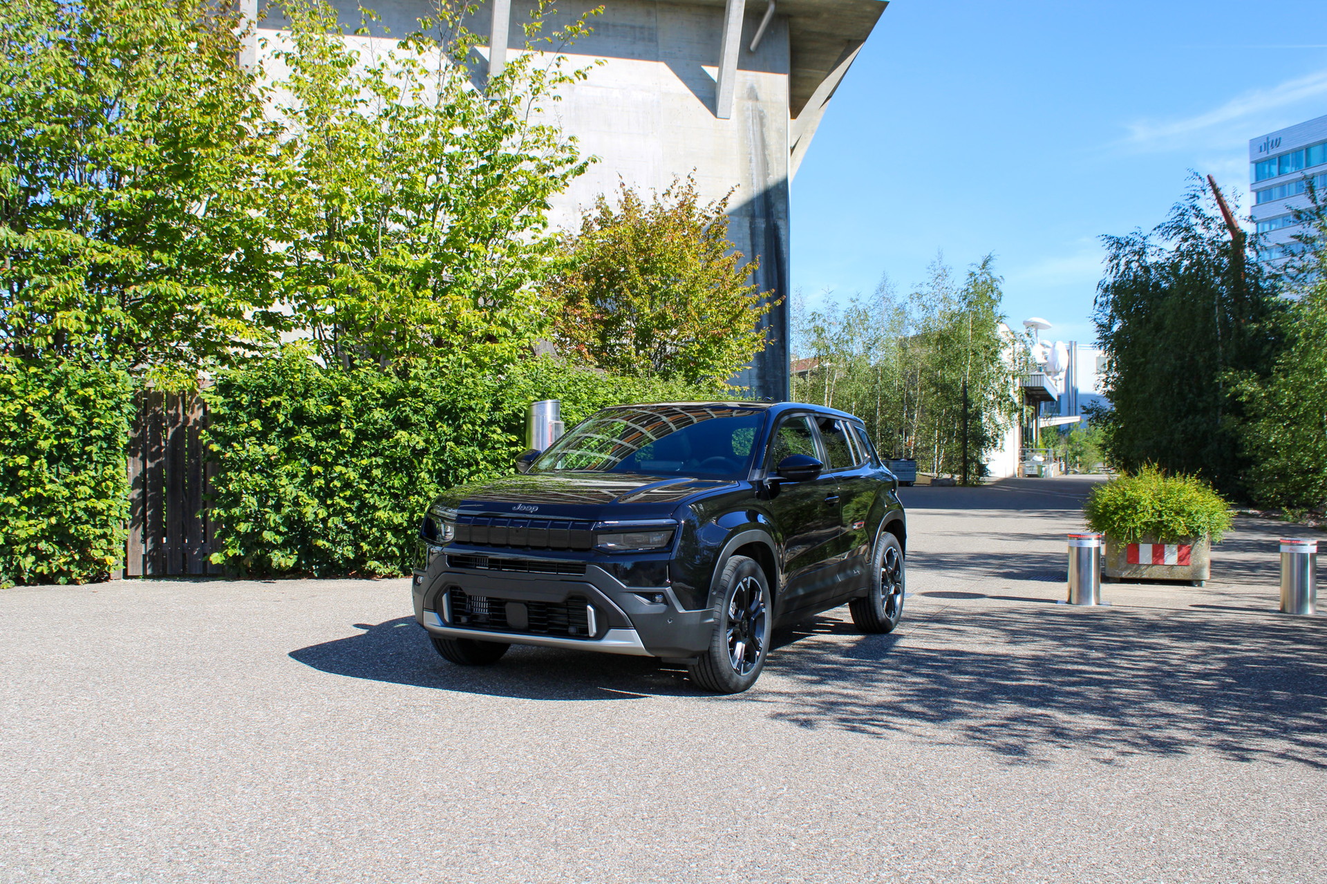 JEEP Avenger 1.2 MHEV Summit Sky-showroom-element-1