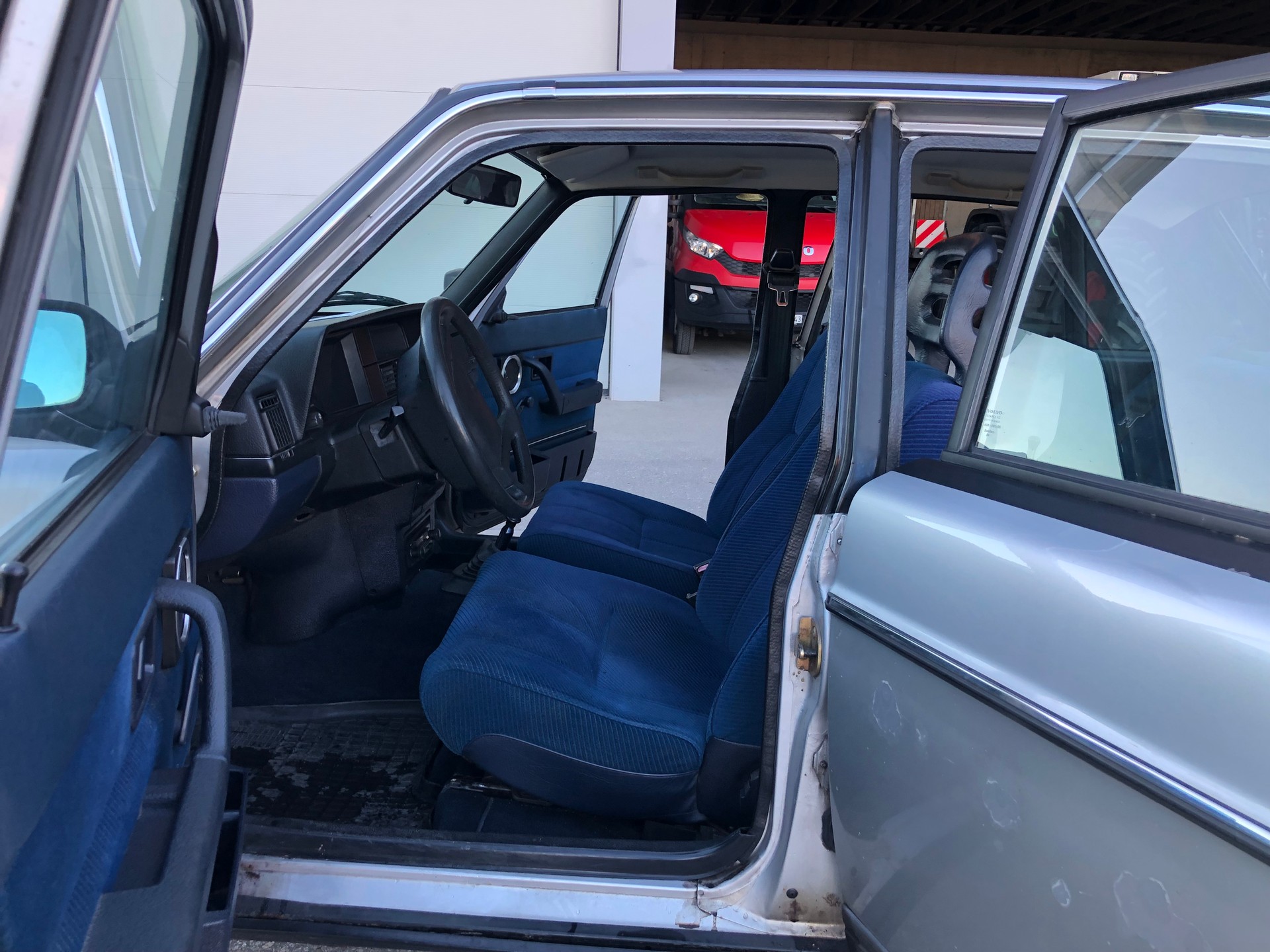 VOLVO 240 2.3 GLT (GL)-image-6
