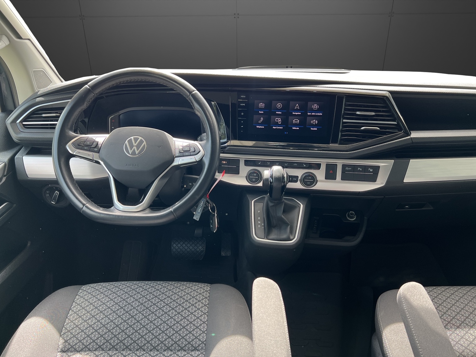 VW T6.1 California 2.0 TDI Beach Edition Liberty-image-8
