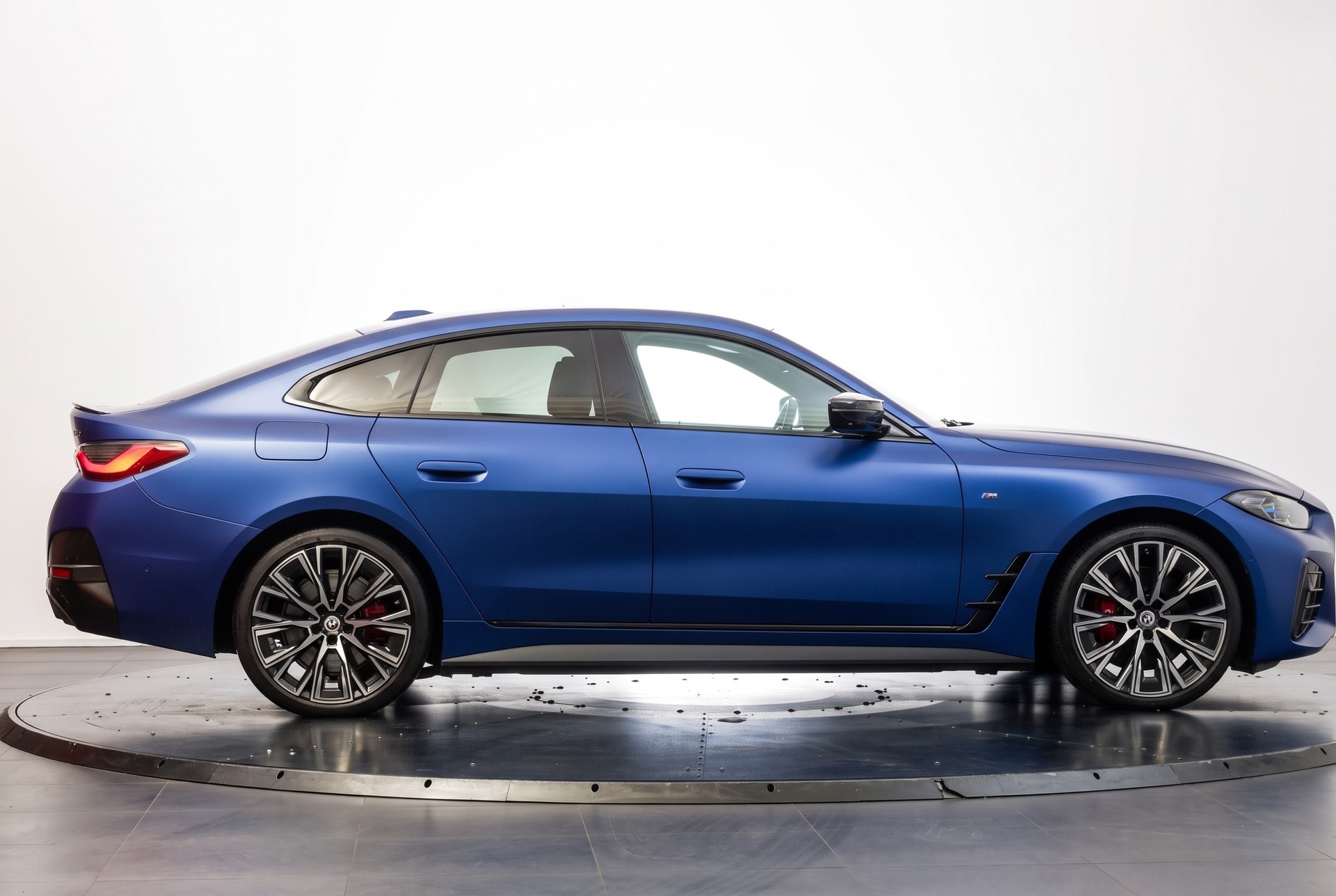 BMW i4 M50 M Sport Pro Frozen Portimau FULL OPTIONS-image-7