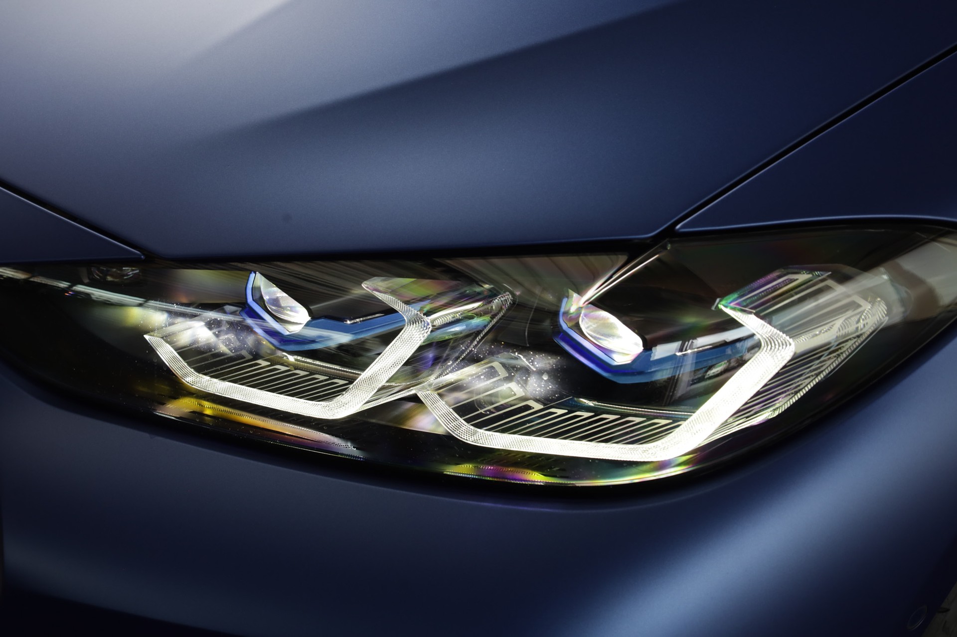 BMW i4 M50 M Sport Pro Frozen Portimau FULL OPTIONS-image-32
