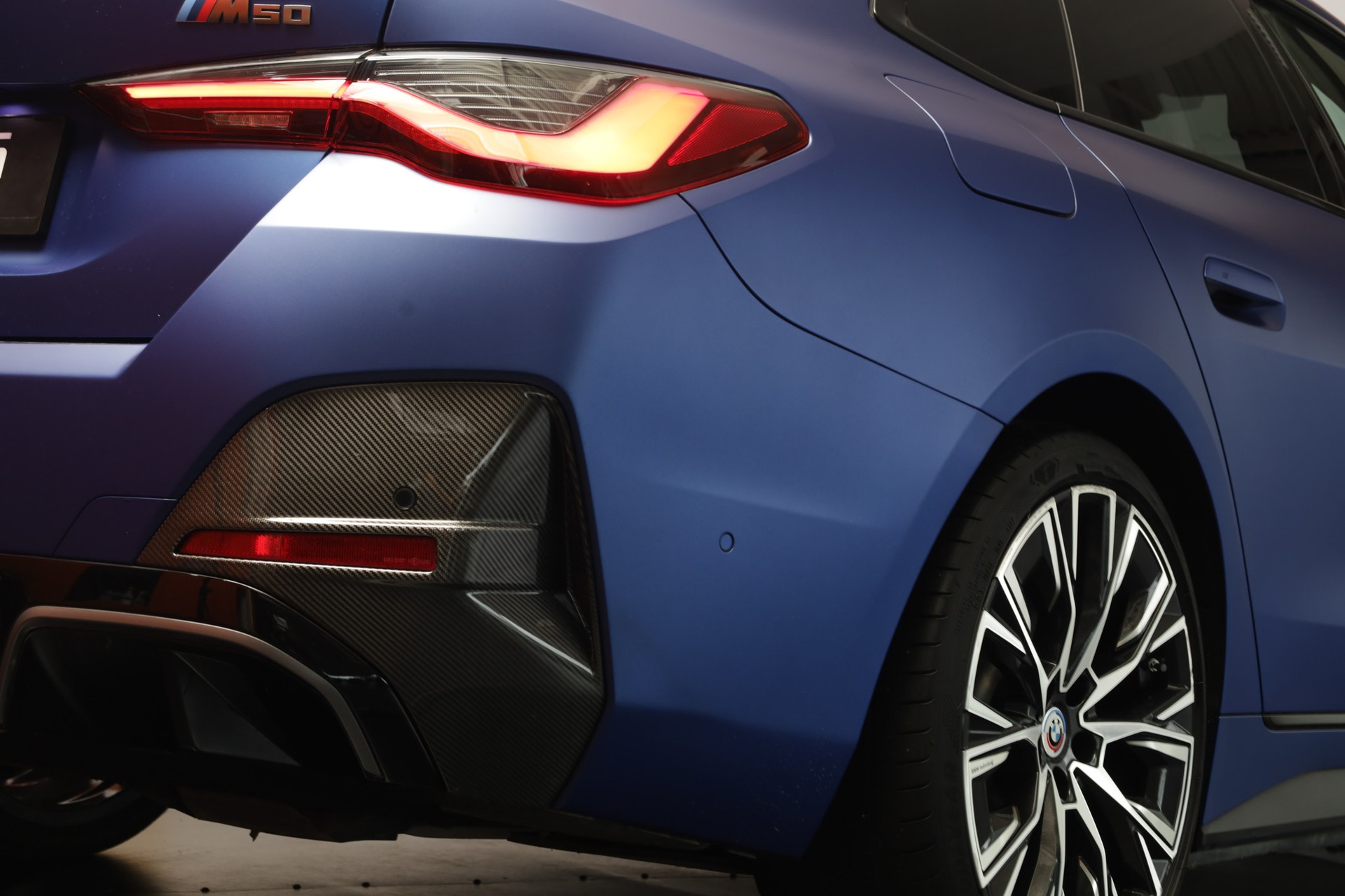 BMW i4 M50 M Sport Pro Frozen Portimau FULL OPTIONS-image-30