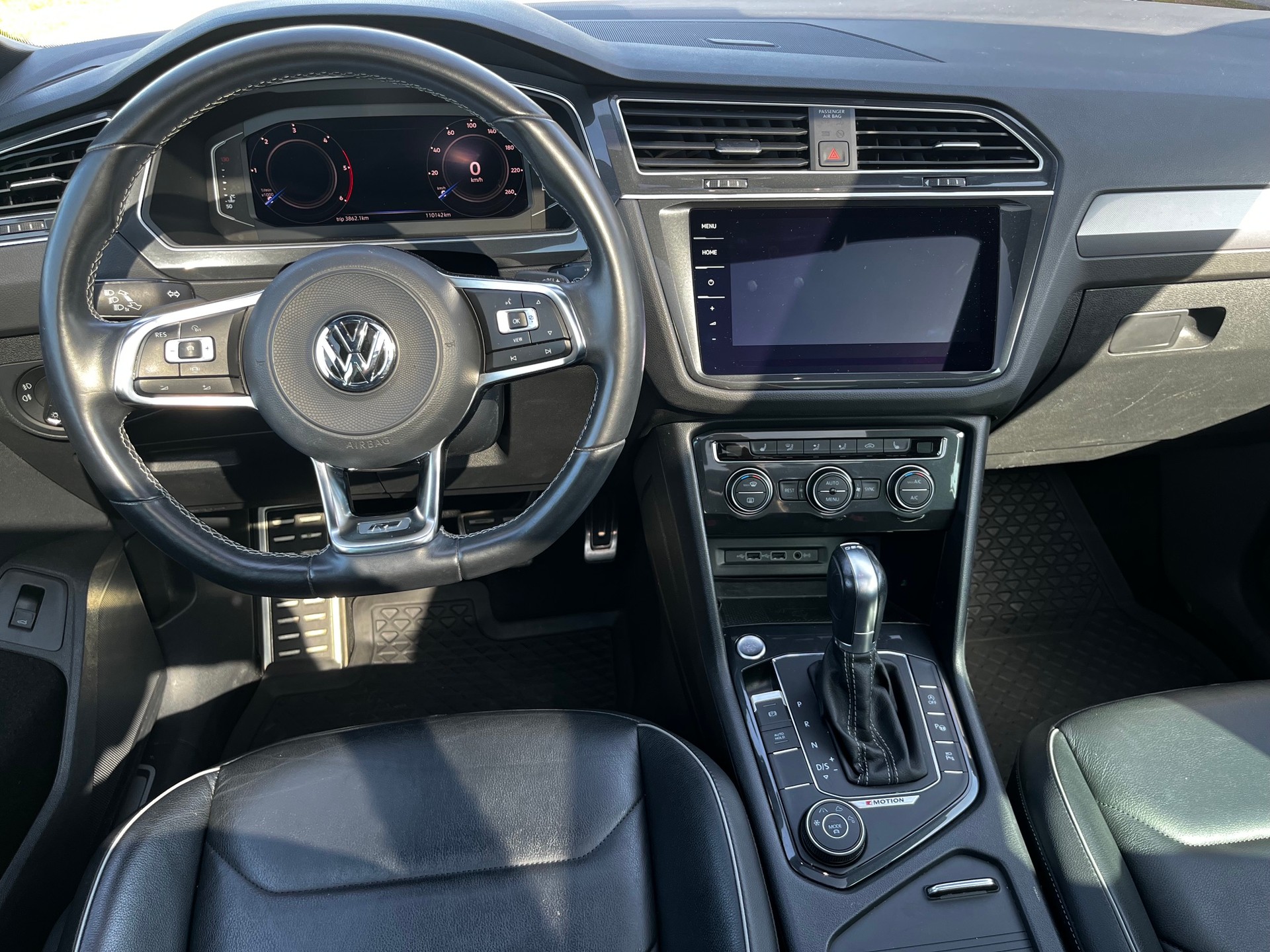 VW Tiguan 2.0 TDI SCR Highline 4Motion DSG-image-14
