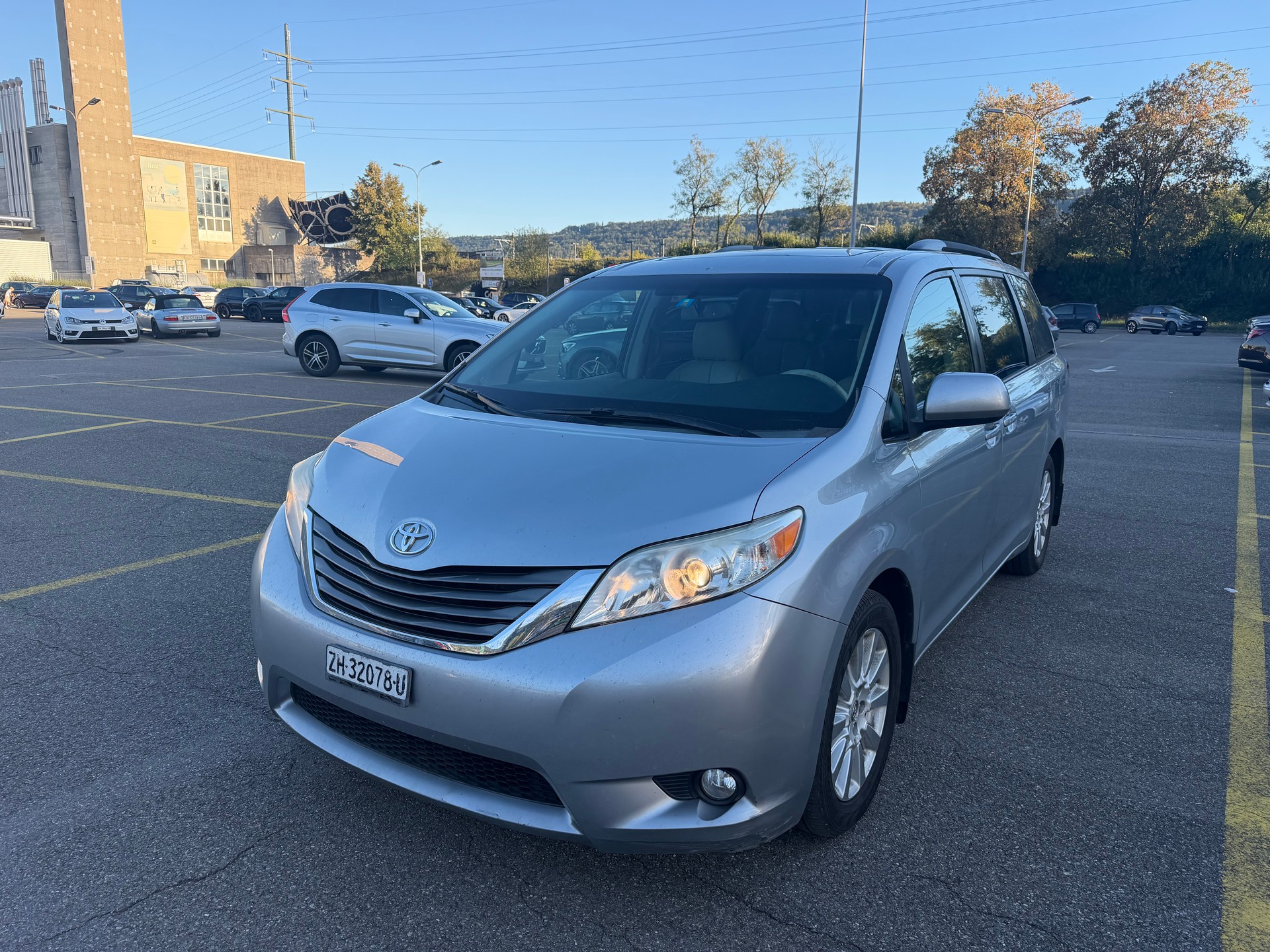 TOYOTA Sienna 3.5 A 4WD-image-0