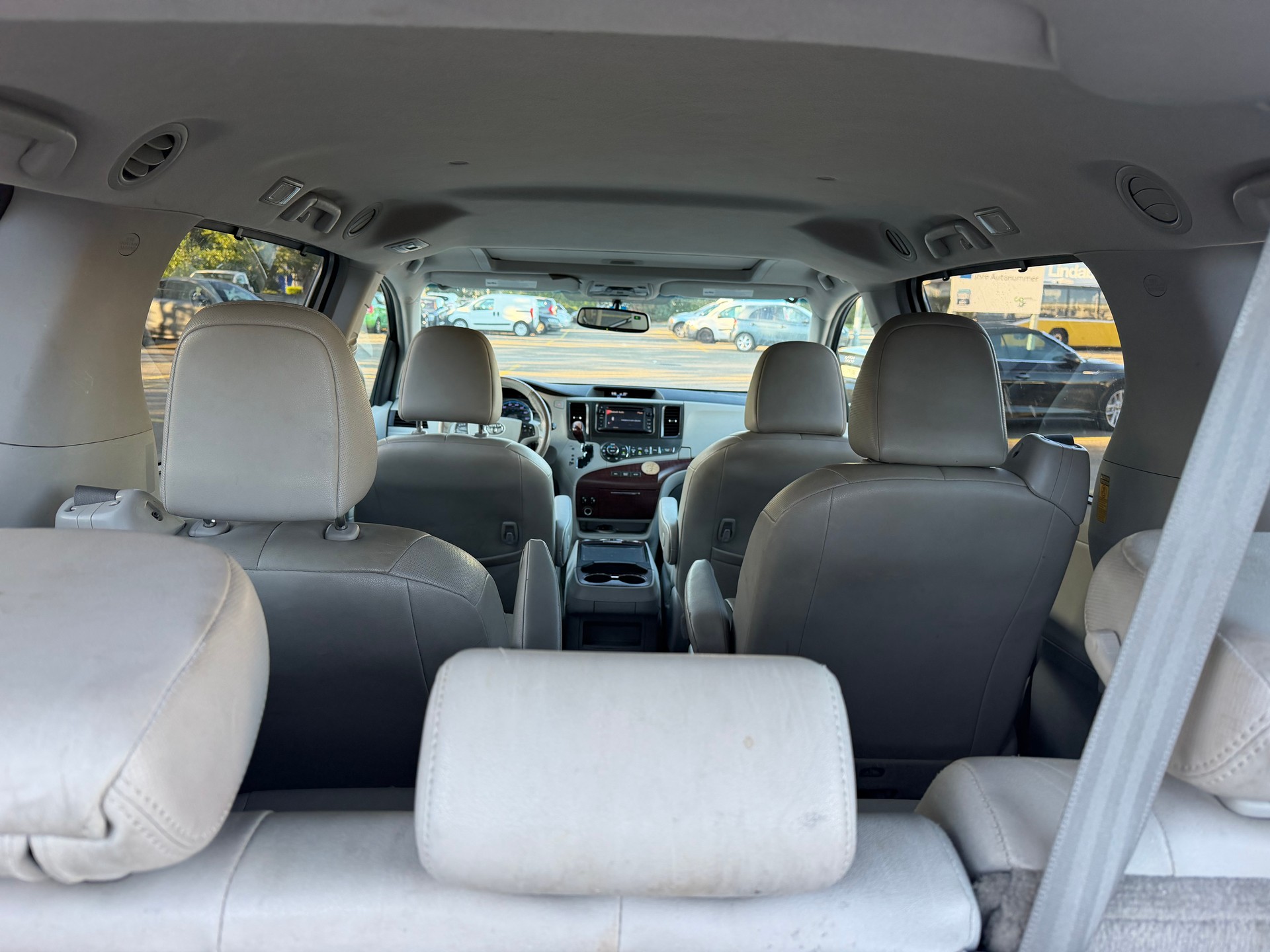 TOYOTA Sienna 3.5 A 4WD-image-4