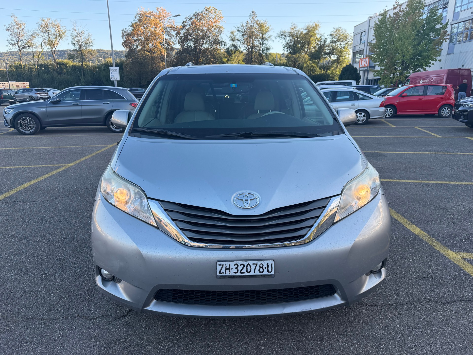 TOYOTA Sienna 3.5 A 4WD-image-3