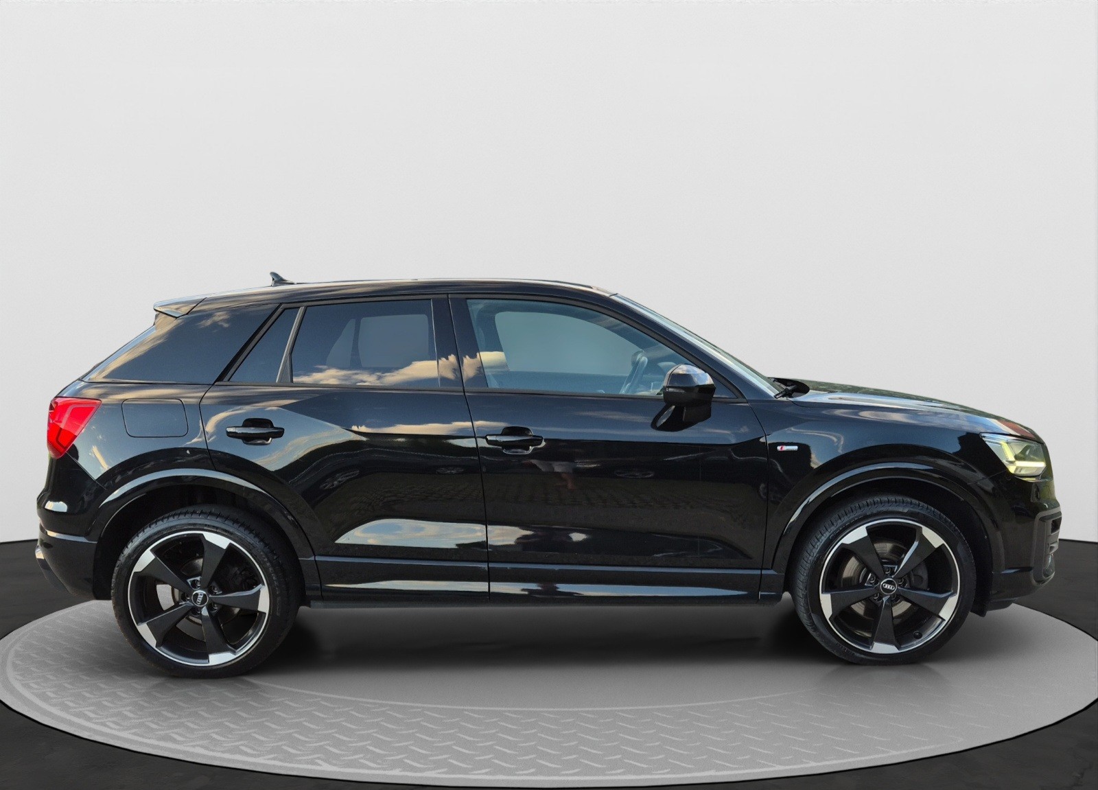 AUDI Q2 35 TFSI Design S-tronic S-LINE-image-3
