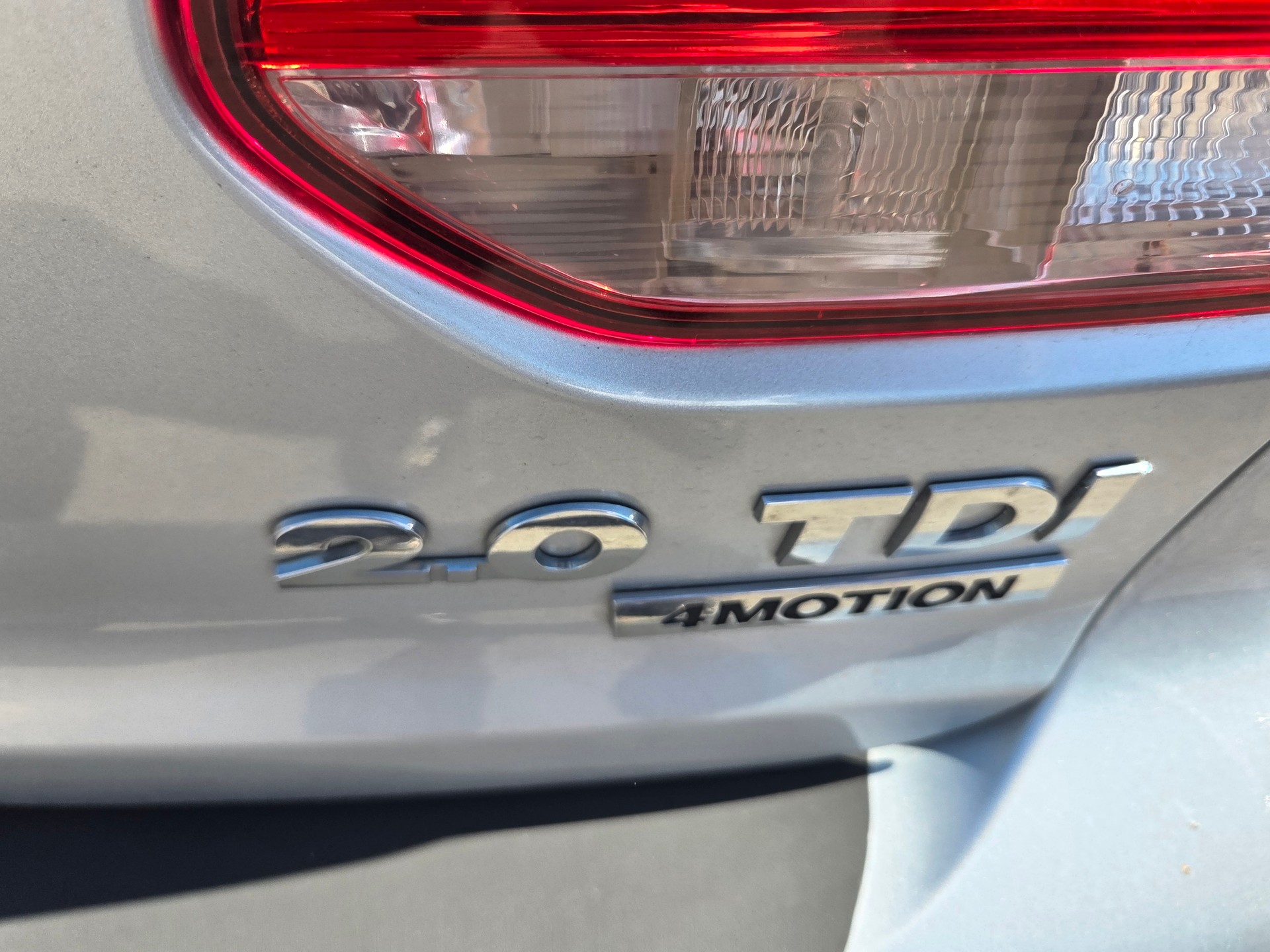 VW Golf 2.0 TDI Highline 4Motion-image-5