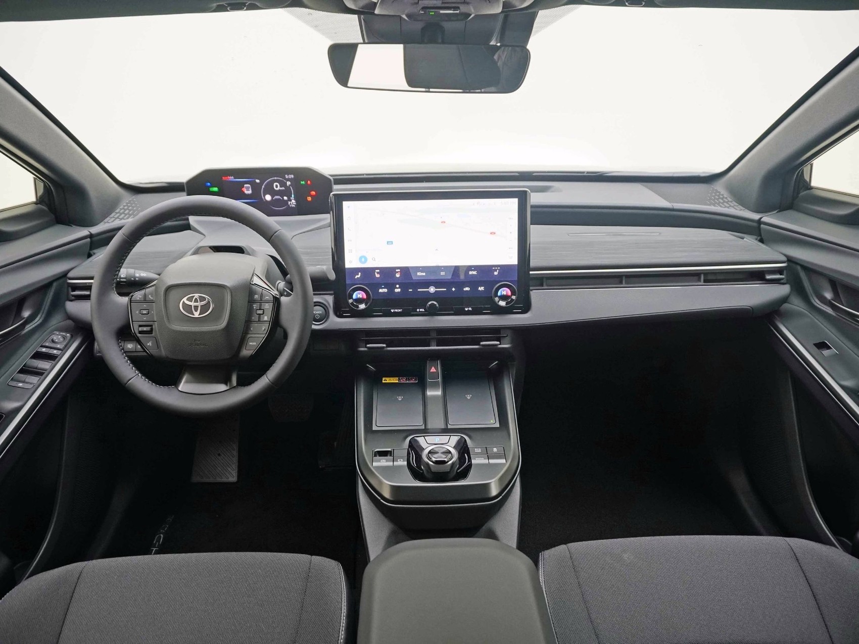 TOYOTA C-HR+ Style AWD-image-9
