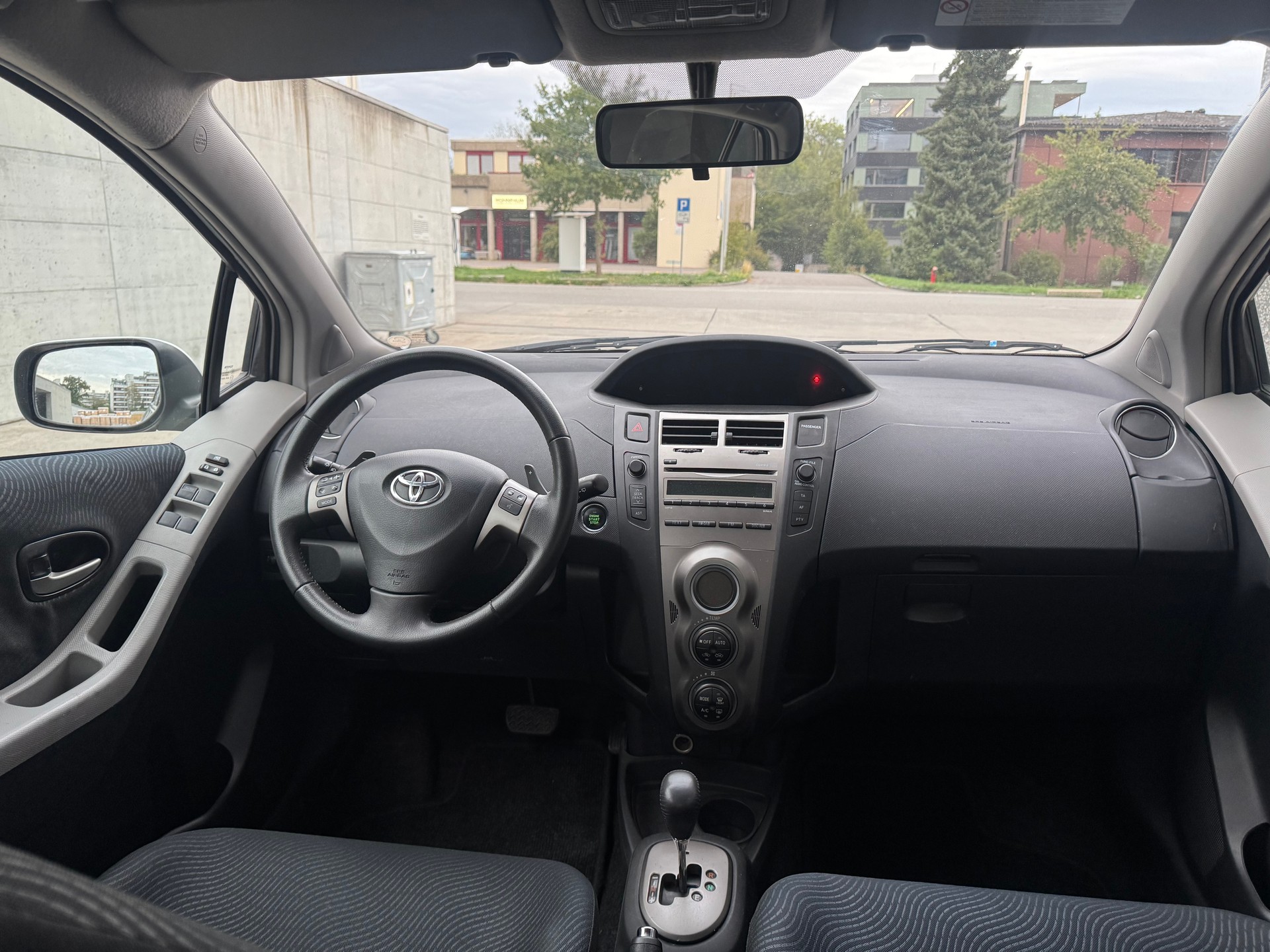 TOYOTA Yaris 1.33 Linea Sol Multimode-image-8
