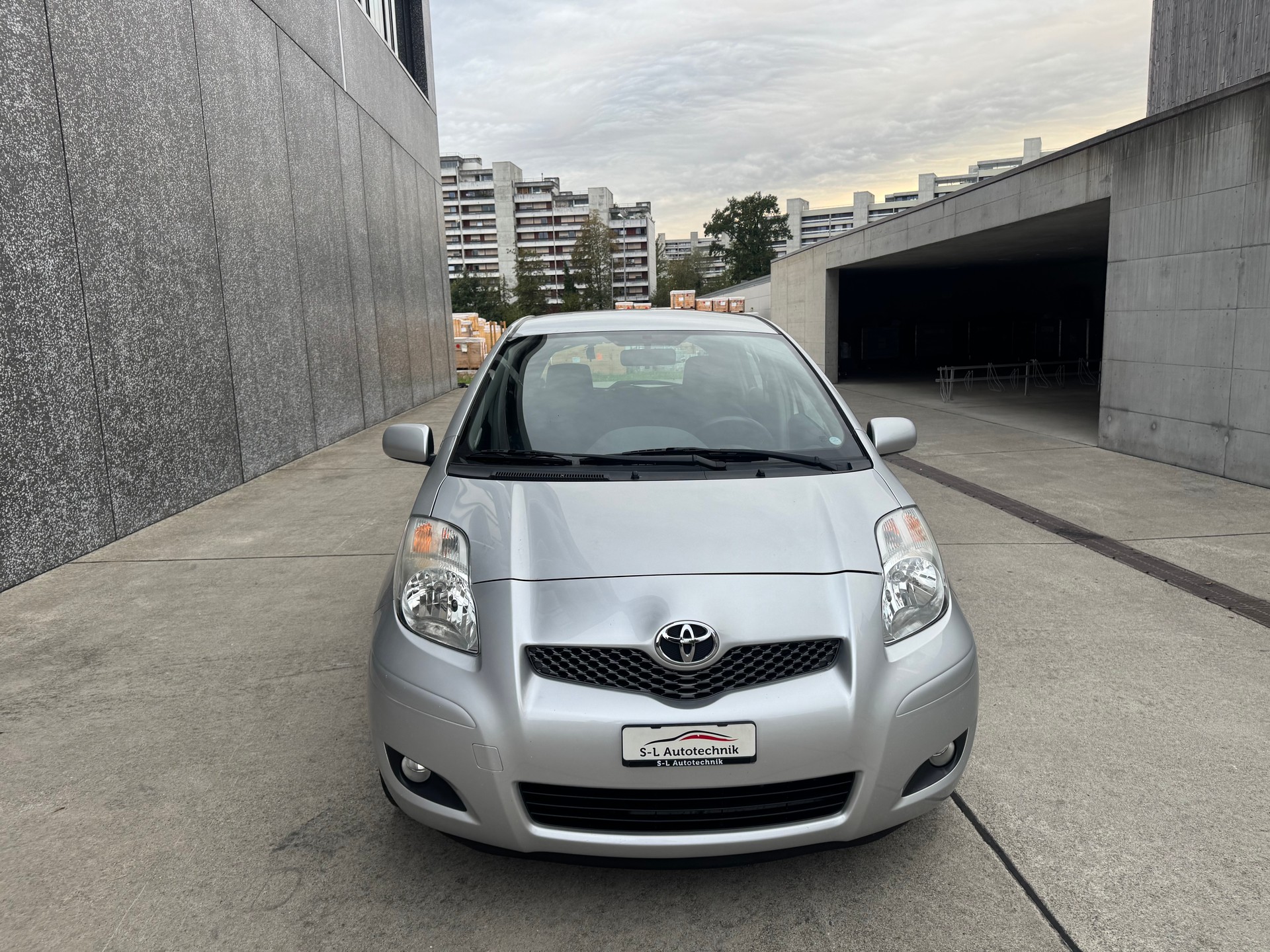 TOYOTA Yaris 1.33 Linea Sol Multimode-image-1