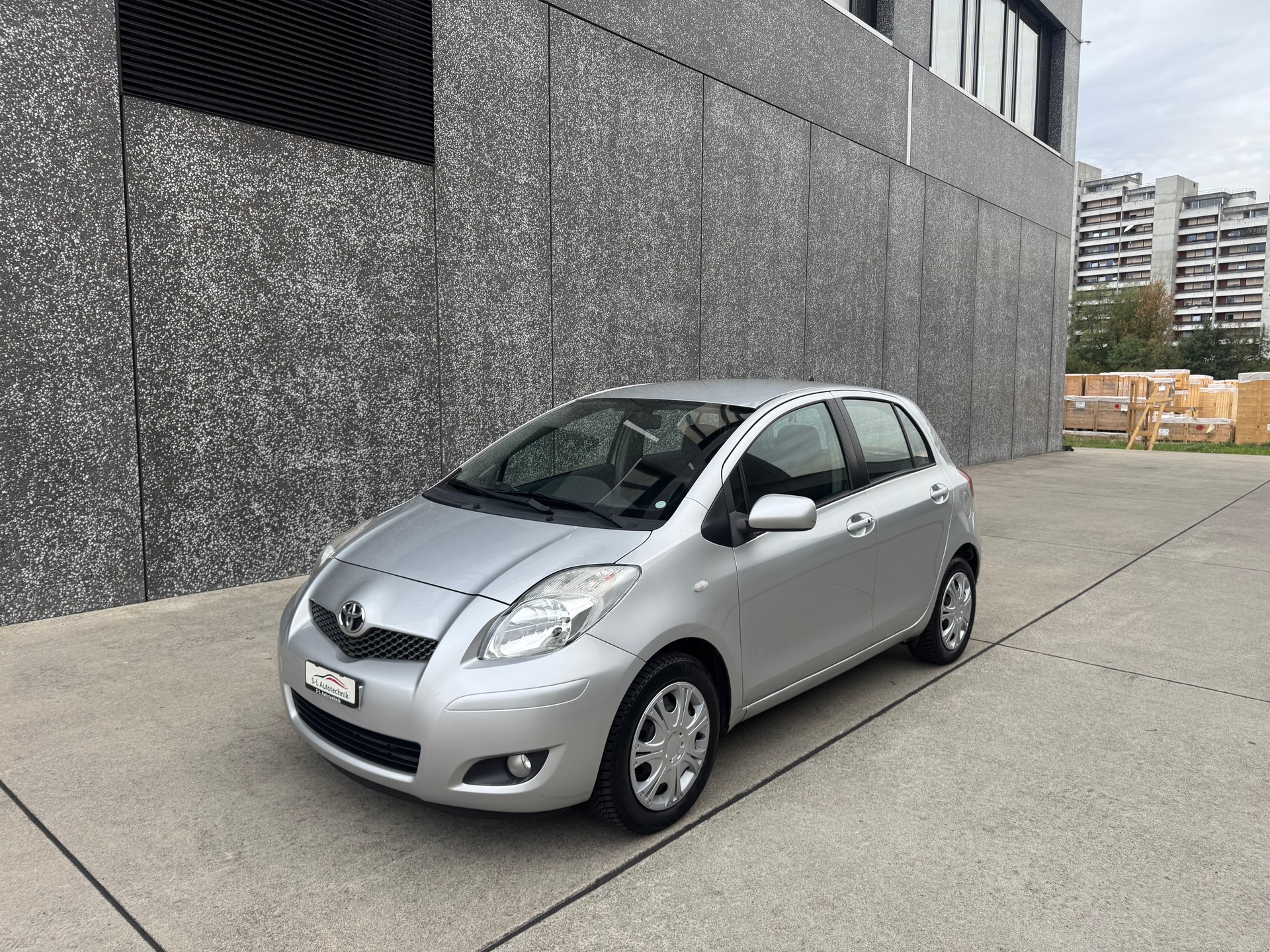 TOYOTA Yaris 1.33 Linea Sol Multimode-image-0