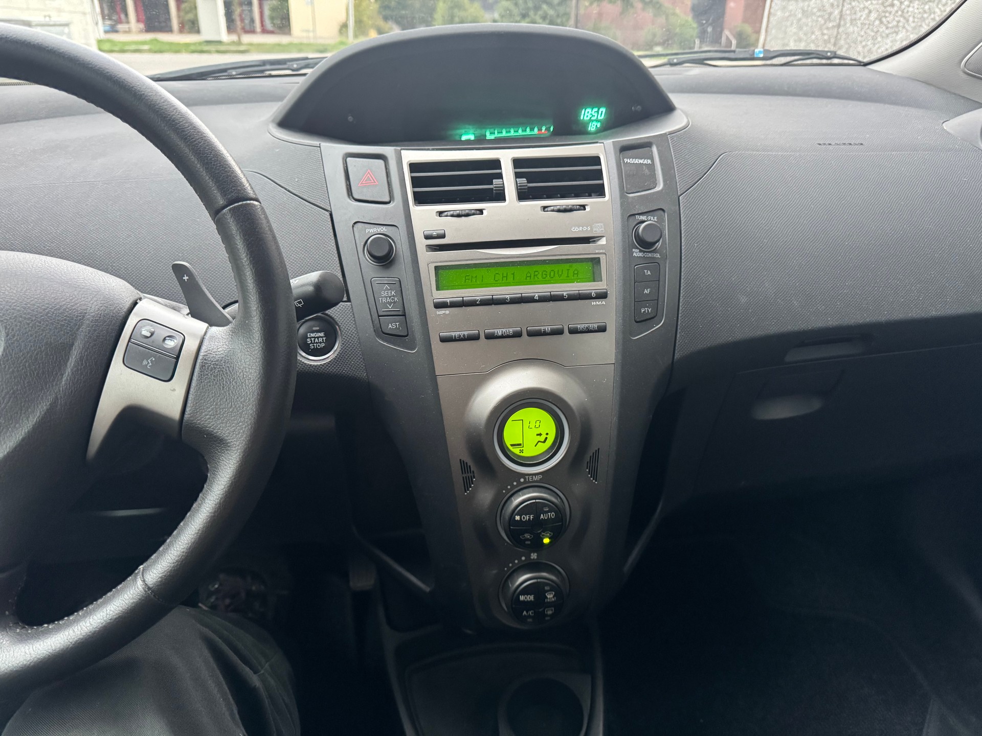 TOYOTA Yaris 1.33 Linea Sol Multimode-image-13