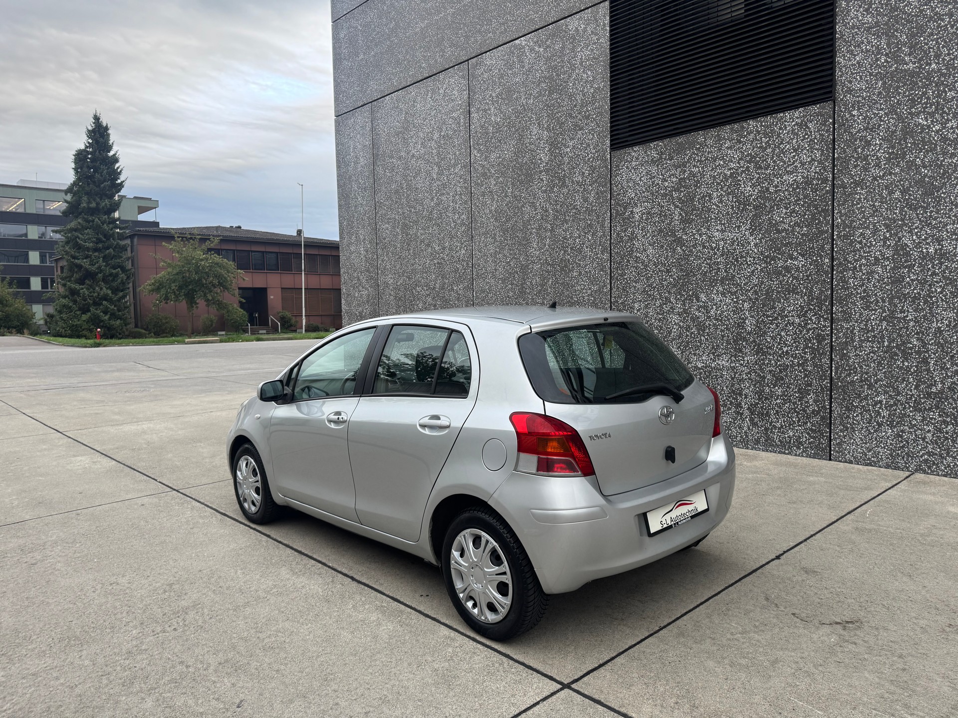 TOYOTA Yaris 1.33 Linea Sol Multimode-image-4