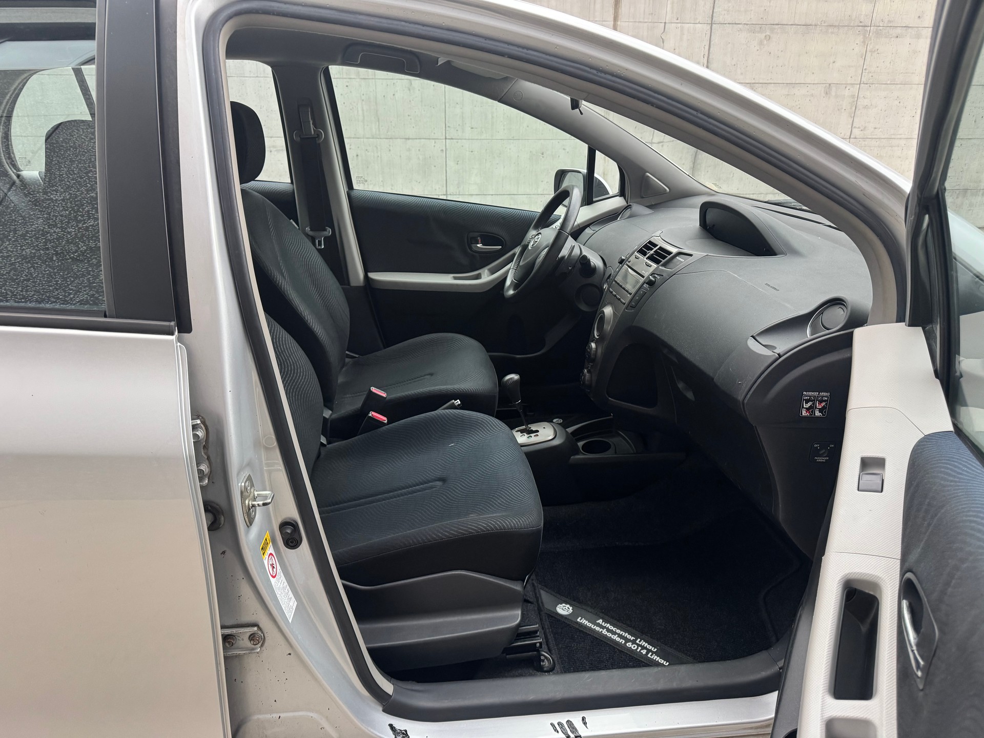 TOYOTA Yaris 1.33 Linea Sol Multimode-image-9