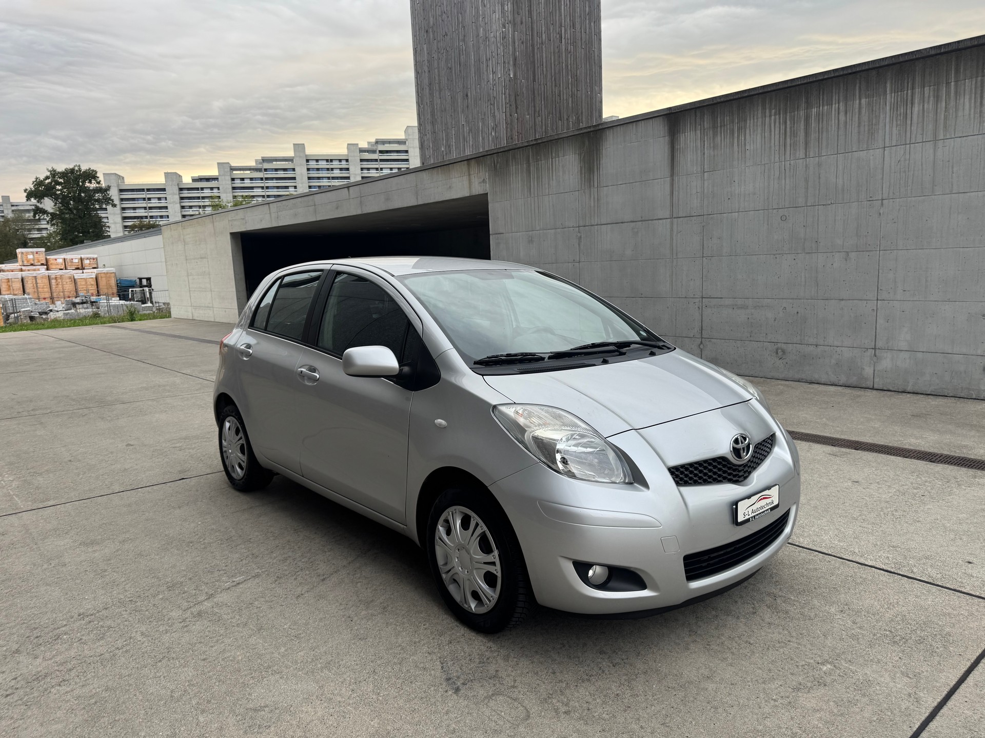 TOYOTA Yaris 1.33 Linea Sol Multimode-image-2