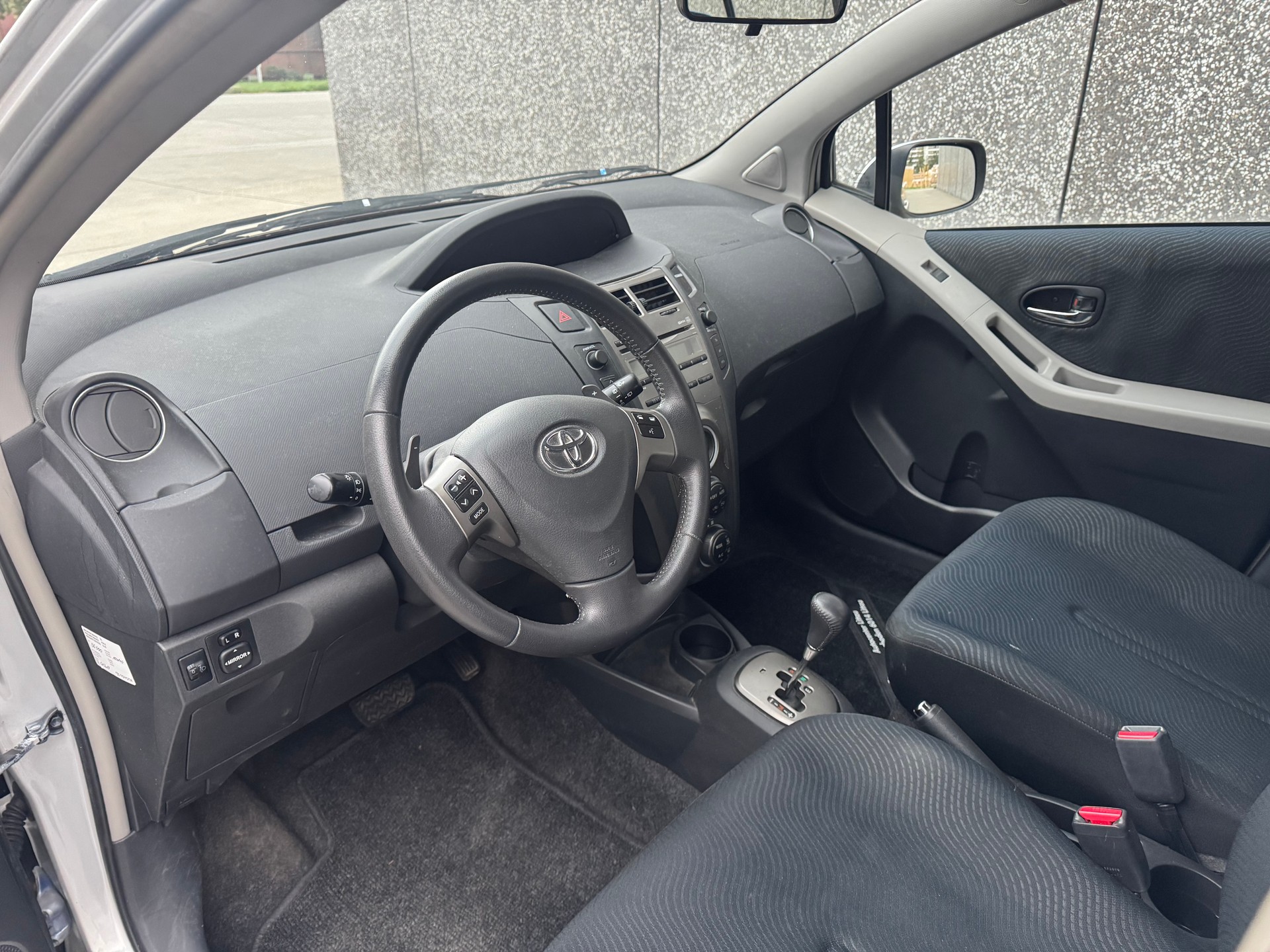 TOYOTA Yaris 1.33 Linea Sol Multimode-image-11