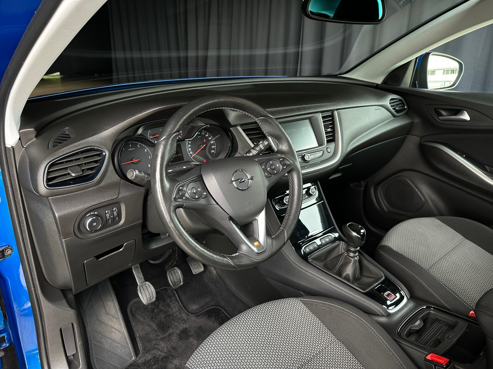 OPEL Grandland X 1.2i TP Excellence-image-12