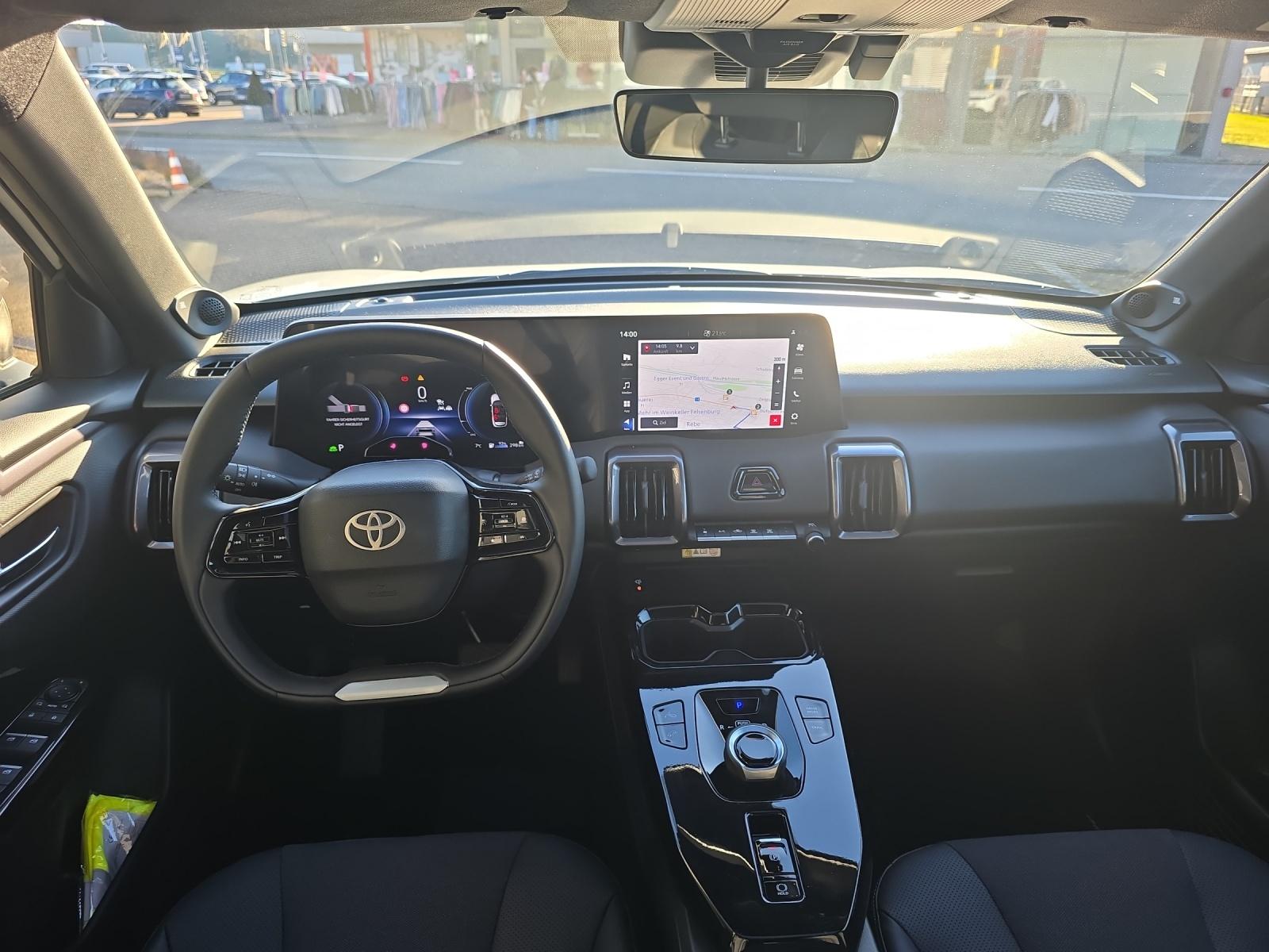 TOYOTA Urban Cruiser Premium AWD-image-9
