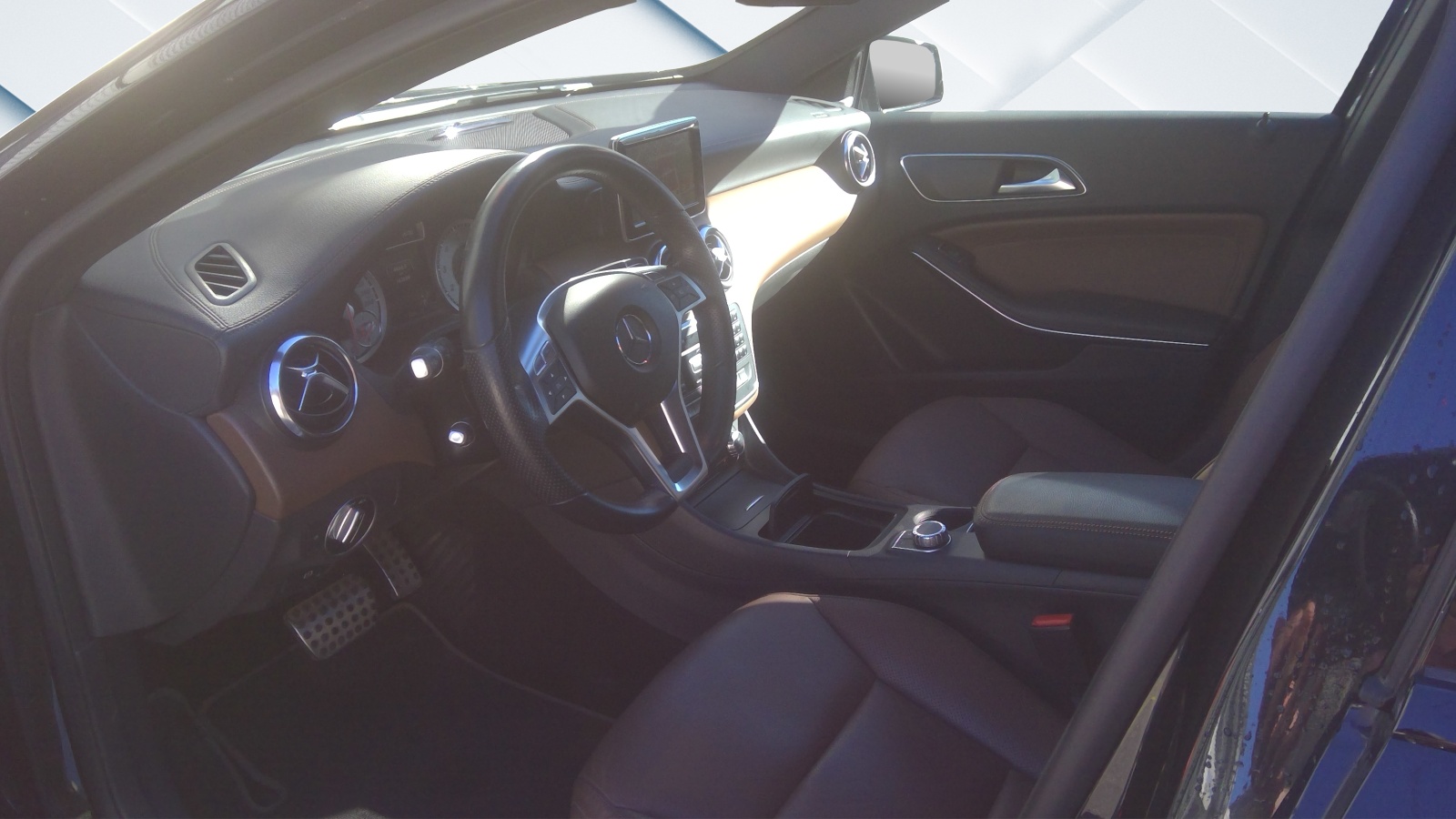 MERCEDES-BENZ A 250 AMG Line 4Matic 7G-DCT-image-10