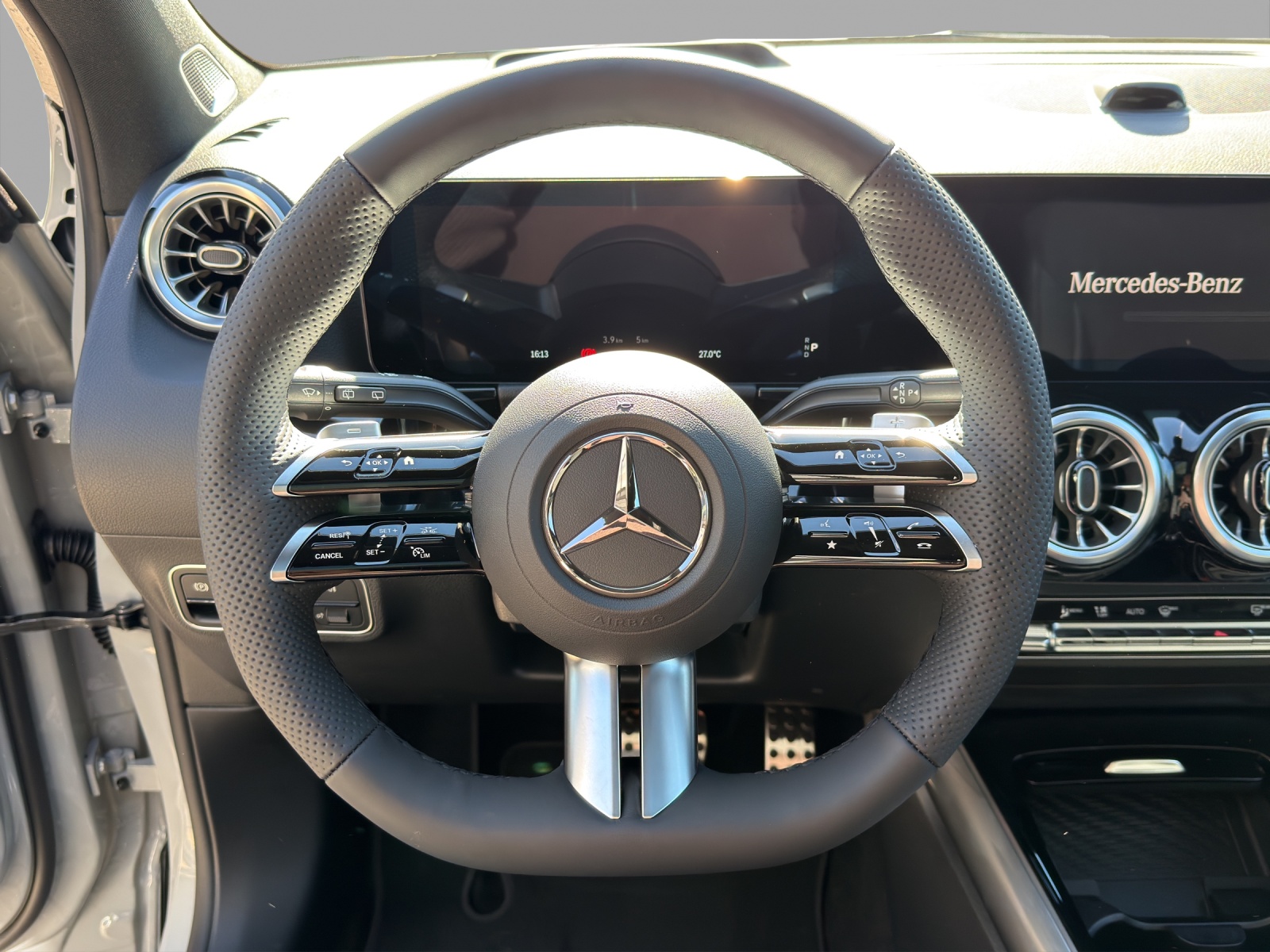 MERCEDES-BENZ GLA 250 4Matic 8G-DCT-image-7
