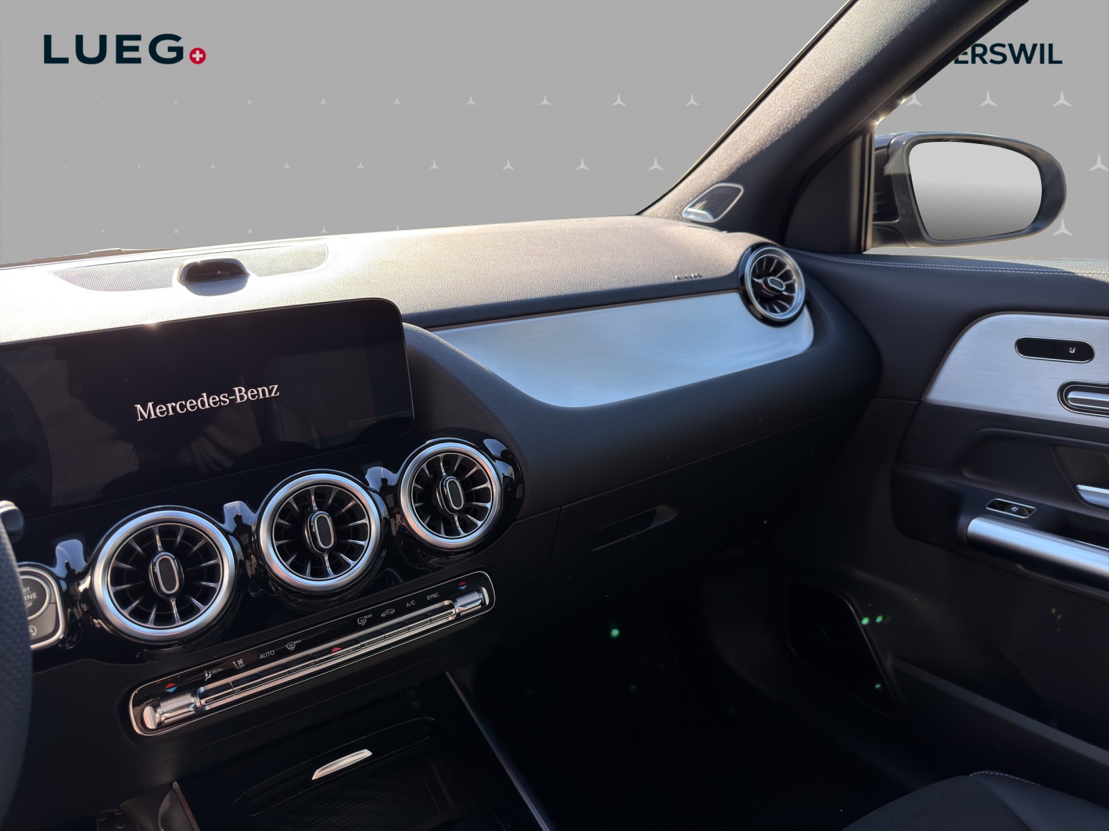 MERCEDES-BENZ GLA 250 4Matic 8G-DCT-image-8