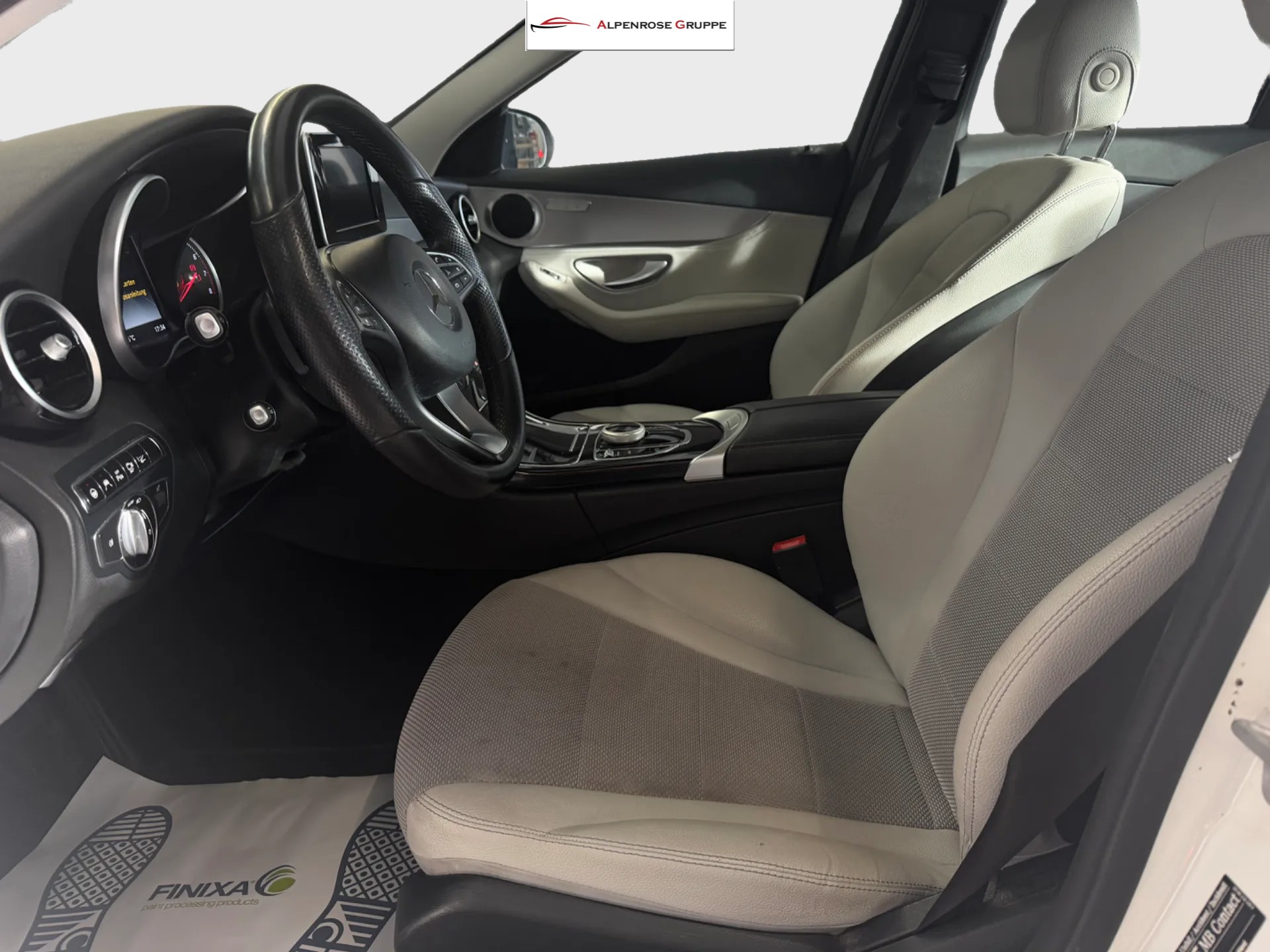 MERCEDES-BENZ C 400 Avantgarde 4Matic 7G-Tronic-image-6