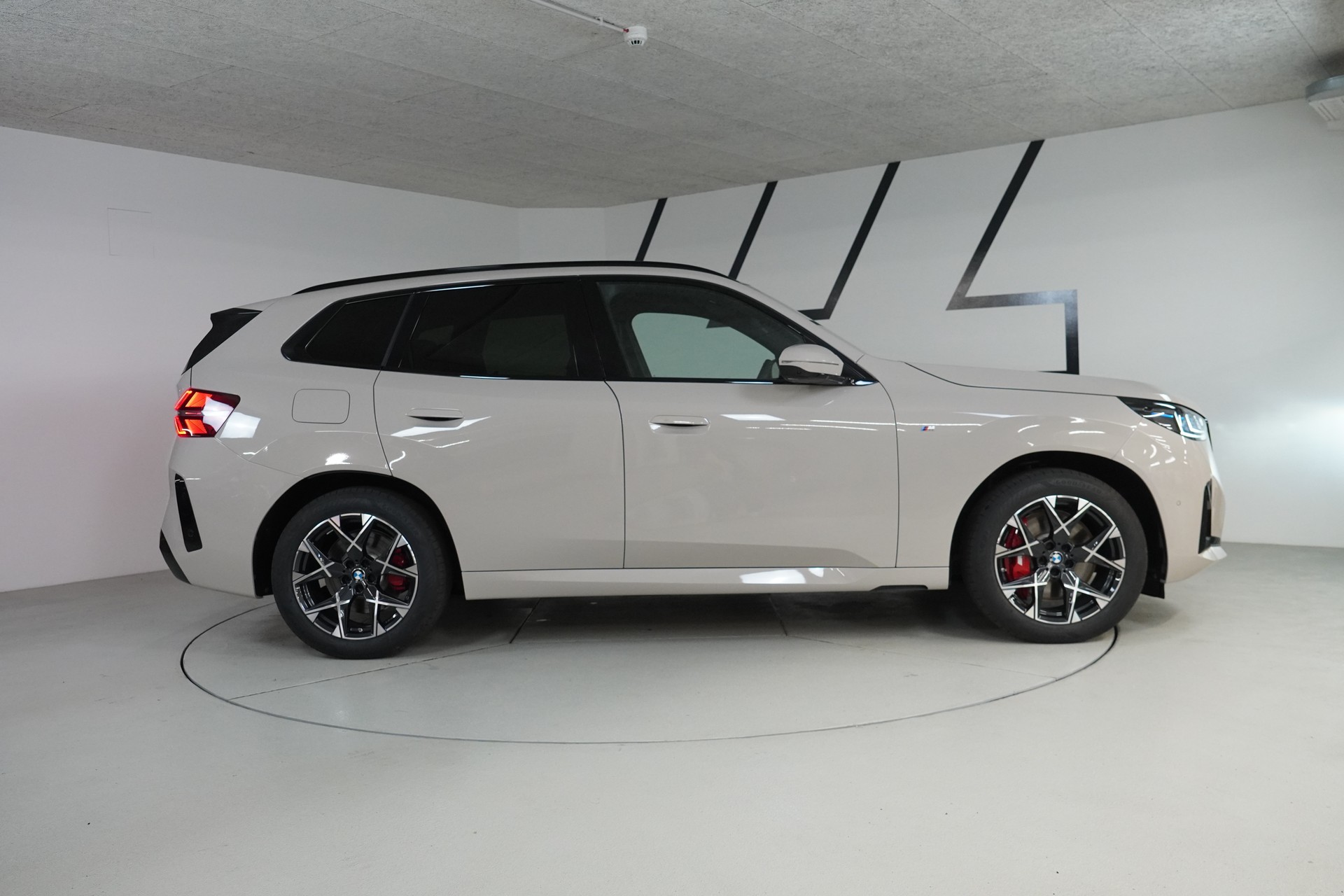 BMW X3 xDrive 48V 40d M Sport Pro-showroom-element-3