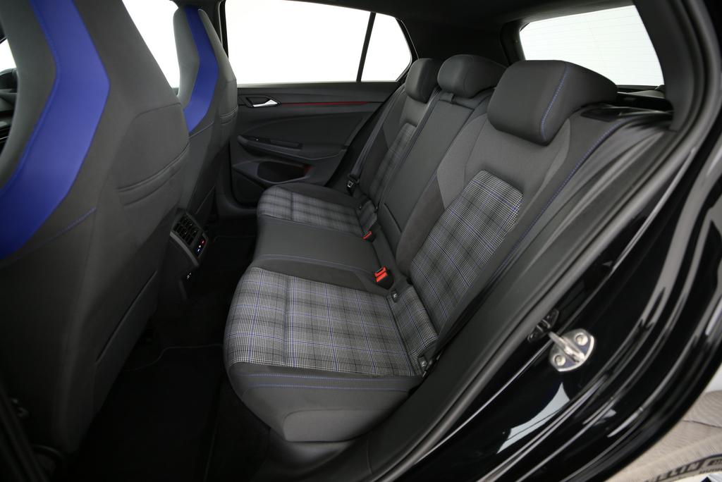 VW Golf VIII 1.4 TSI PHEV GTE DSG-image-10
