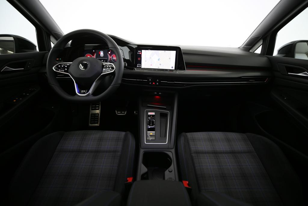 VW Golf VIII 1.4 TSI PHEV GTE DSG-image-5