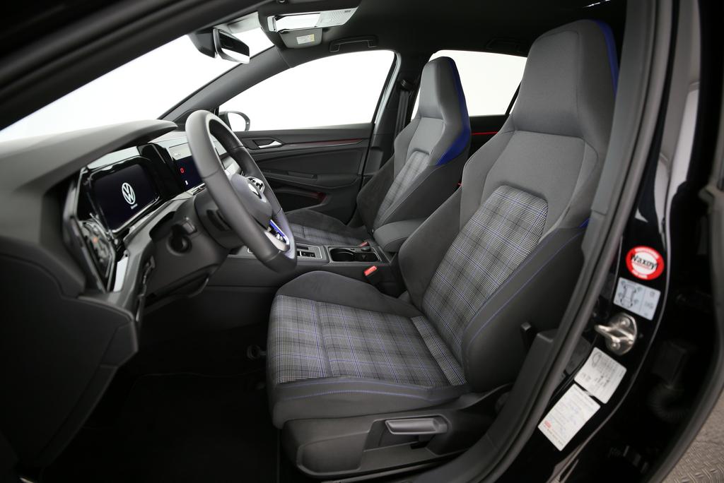 VW Golf VIII 1.4 TSI PHEV GTE DSG-image-9