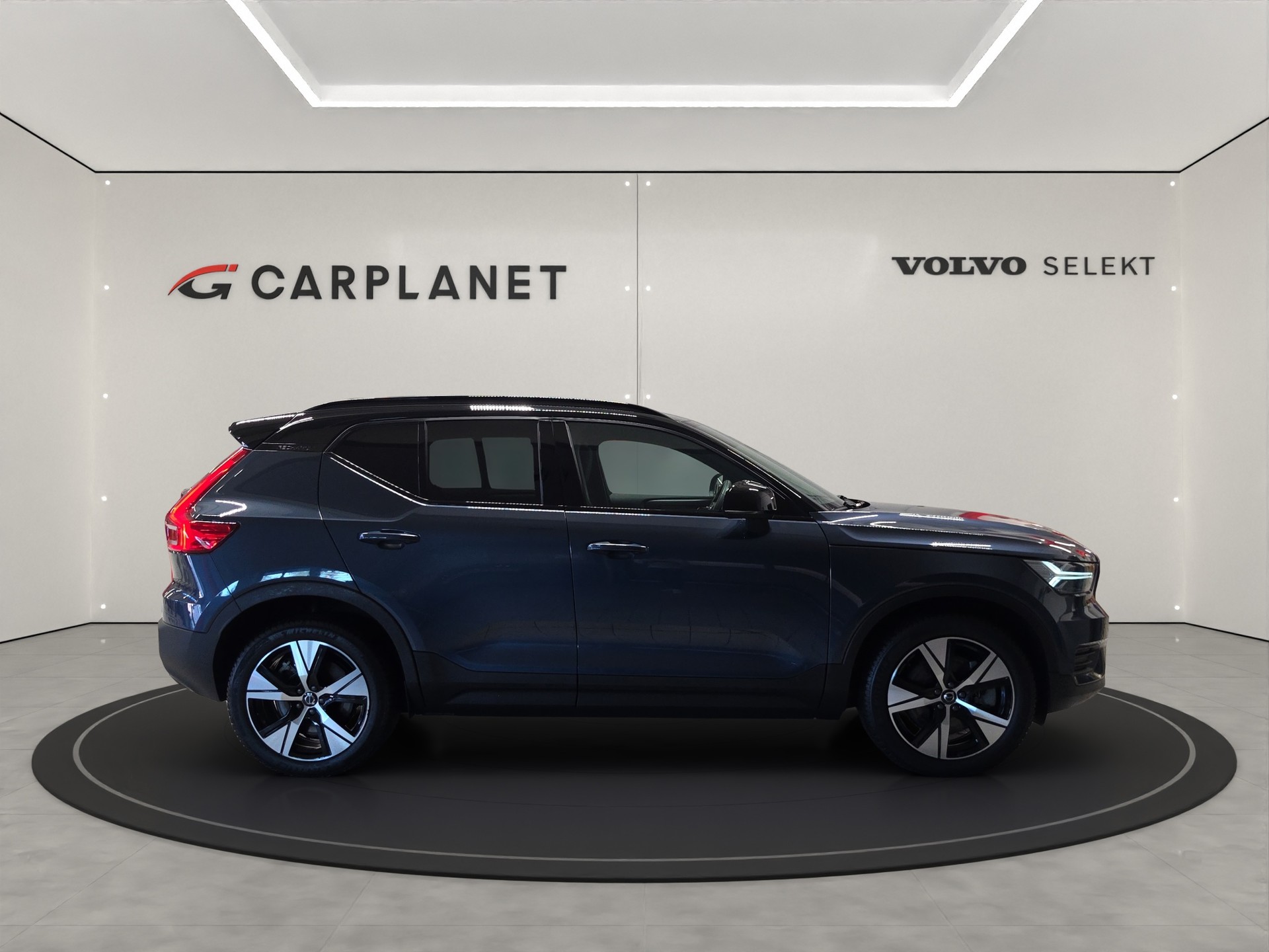VOLVO XC40 P6 Plus-image-2