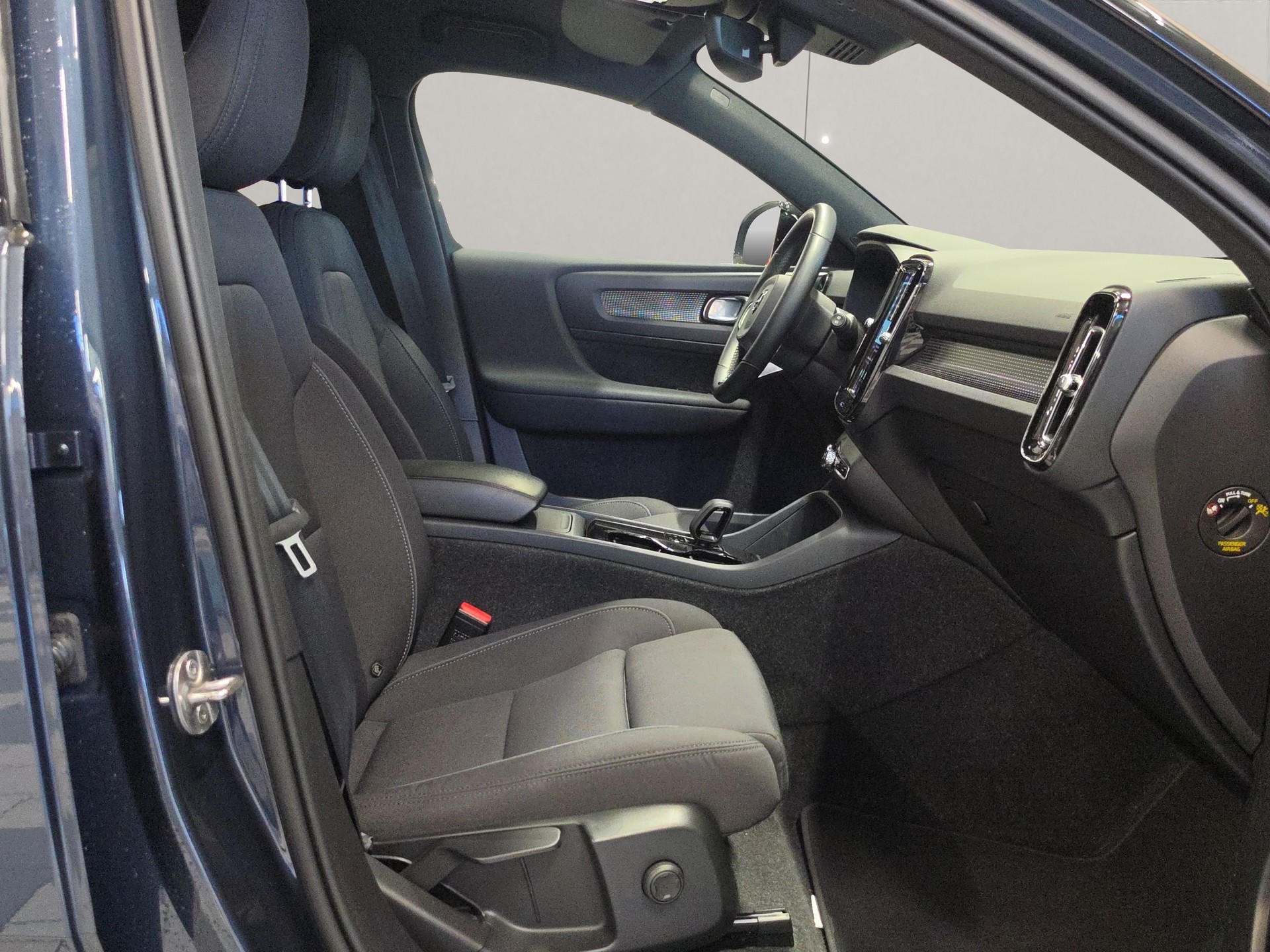 VOLVO XC40 P6 Plus-image-13