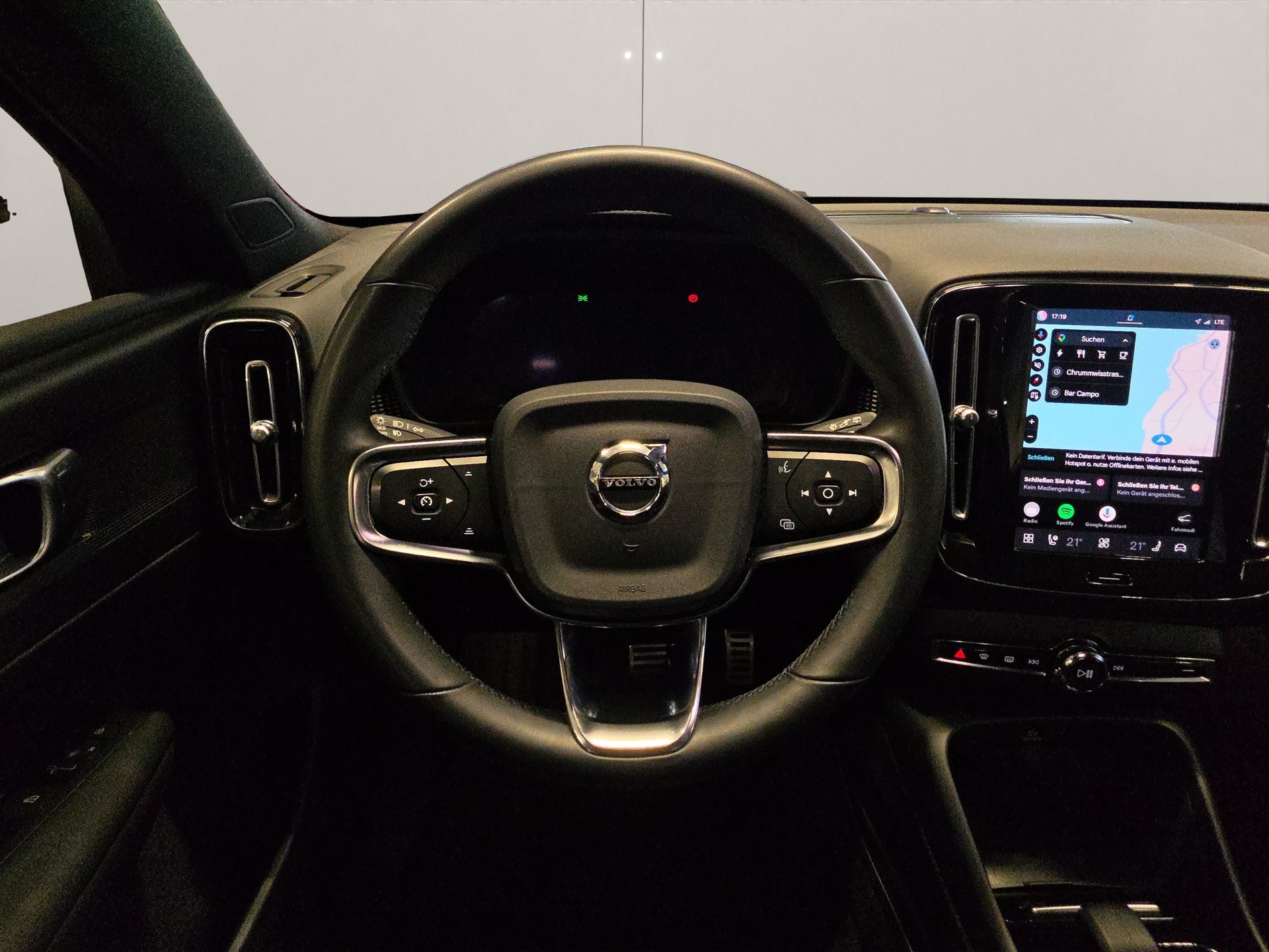 VOLVO XC40 P6 Plus-image-10