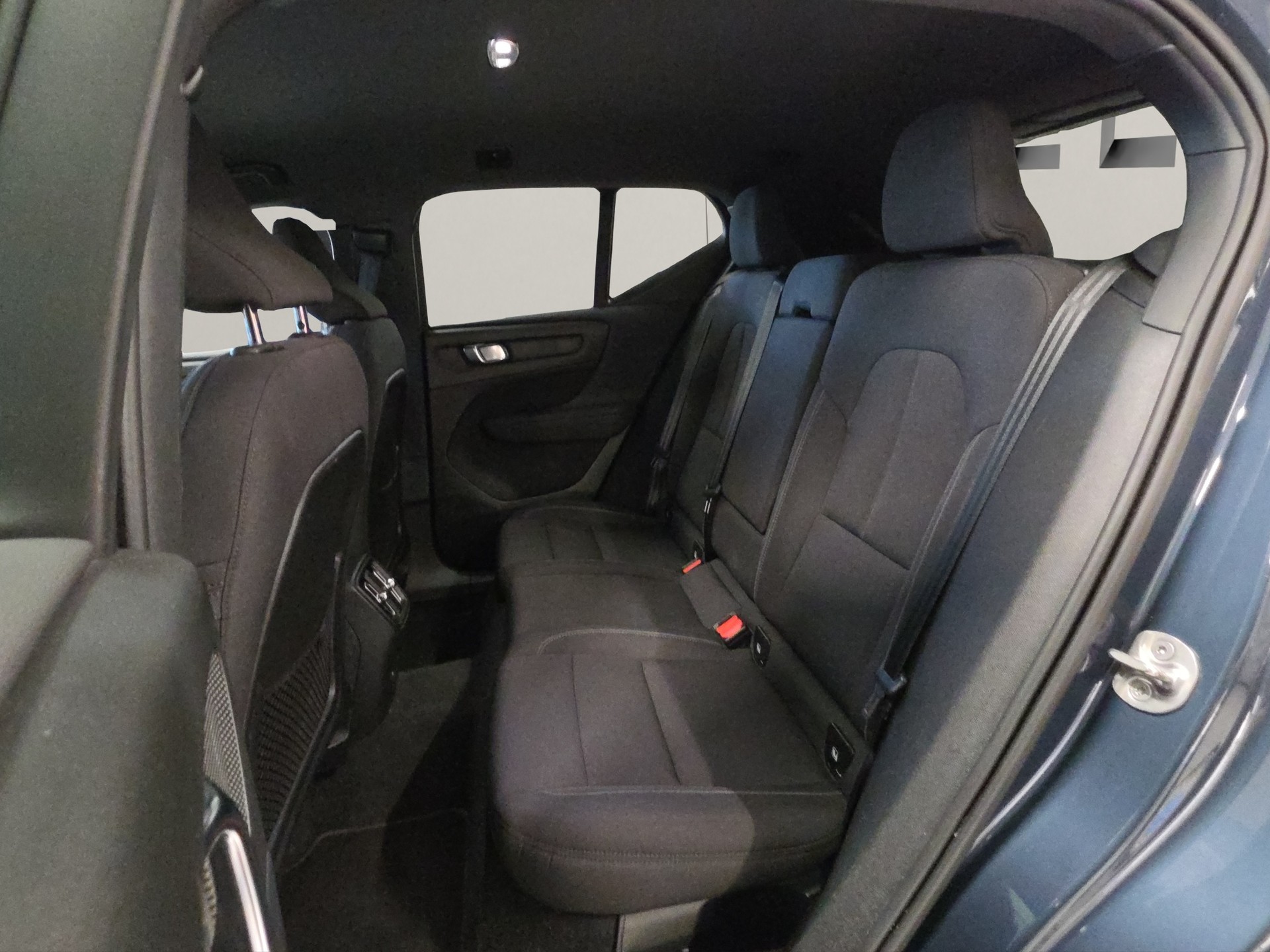 VOLVO XC40 P6 Plus-image-16