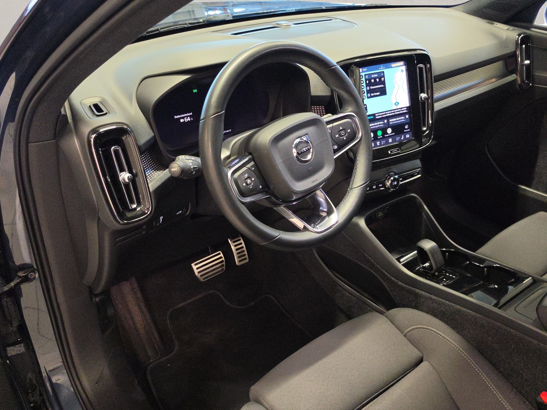VOLVO XC40 P6 Plus-image-7