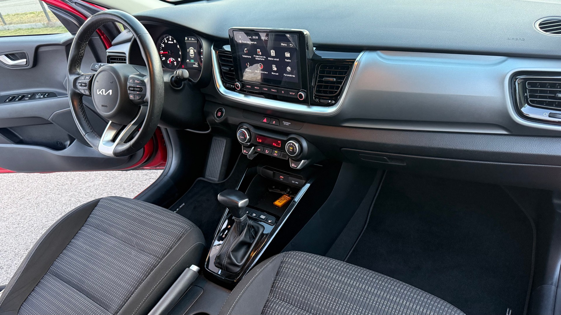 KIA Stonic 1.0 T-GDI Power DCT-image-12