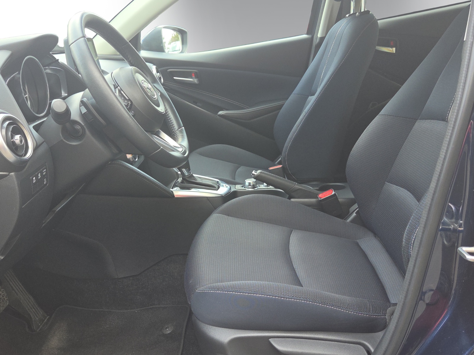 MAZDA 2 G 90 Revolution-image-8