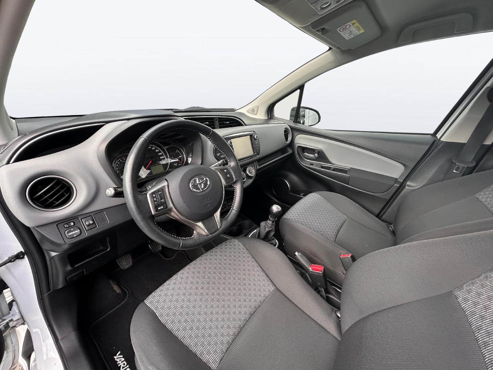 TOYOTA Yaris 1.33 VVT-i Sol Premium-image-7